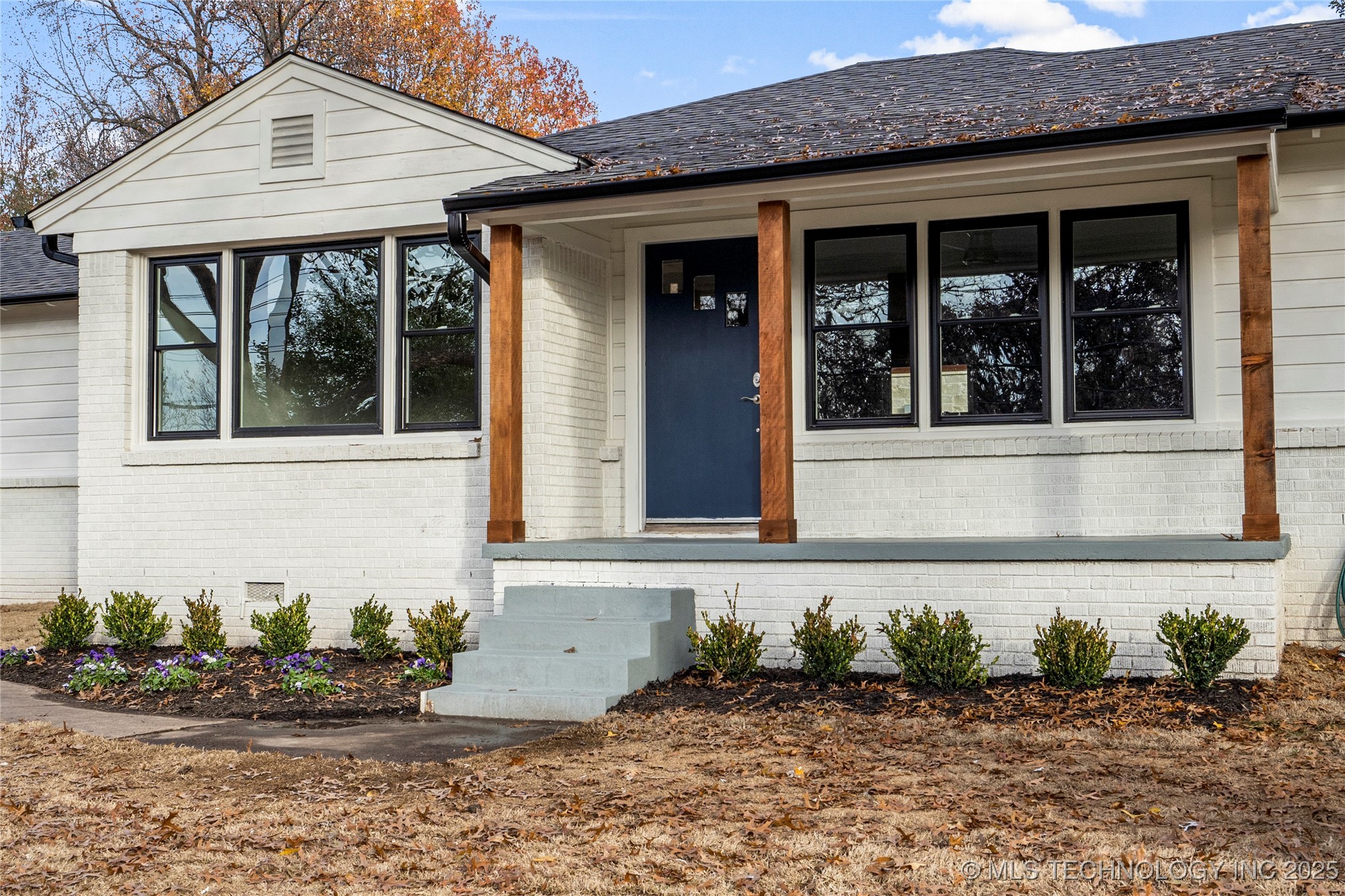 3637 S Lewis Avenue Property Photo 1