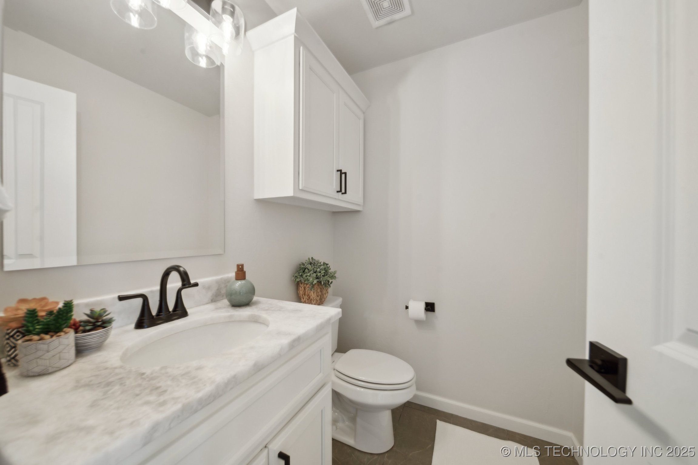 5768 S 256th Avenue E Property Photo 13