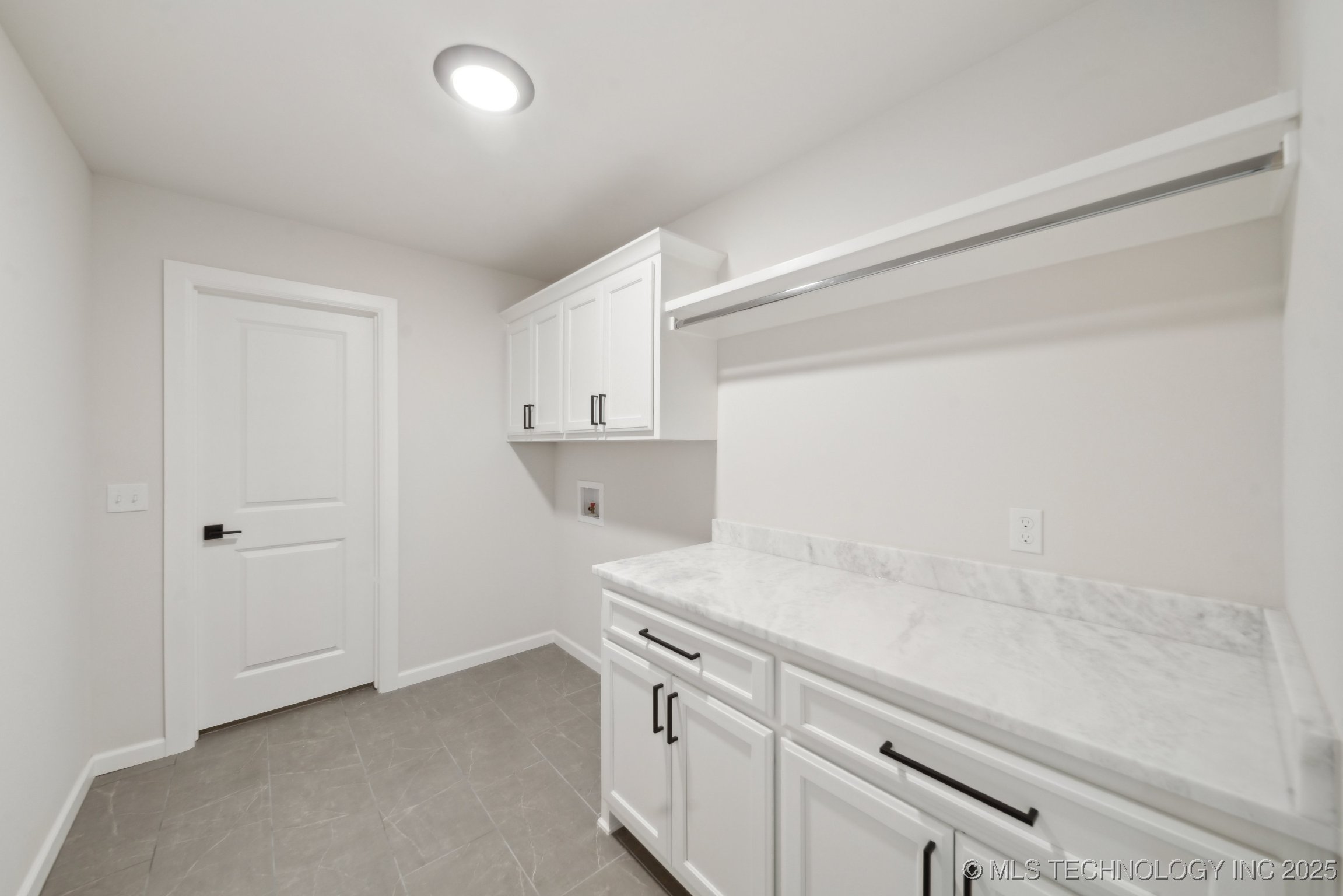 5768 S 256th Avenue E Property Photo 14