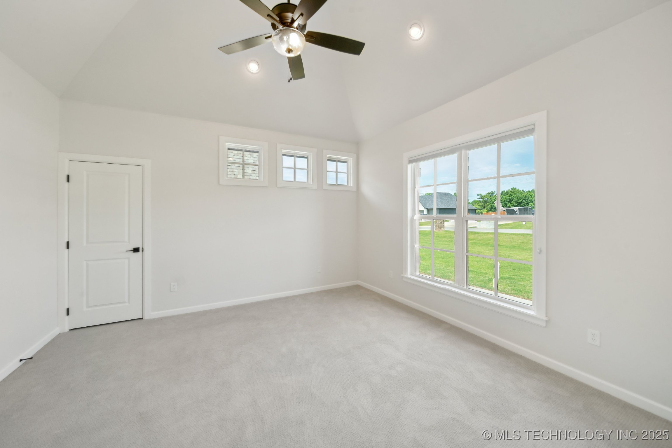 5768 S 256th Avenue E Property Photo 27