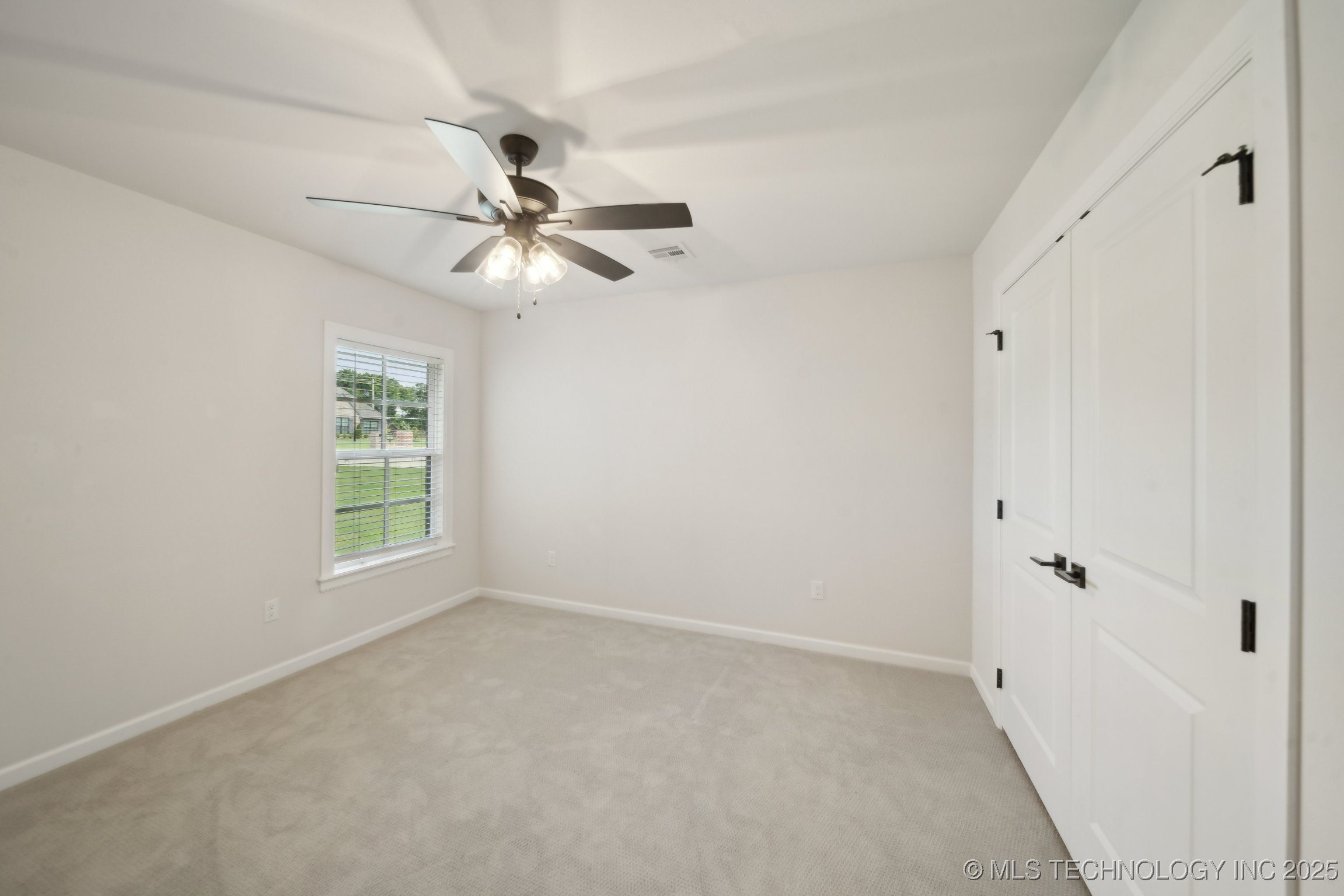 5768 S 256th Avenue E Property Photo 33