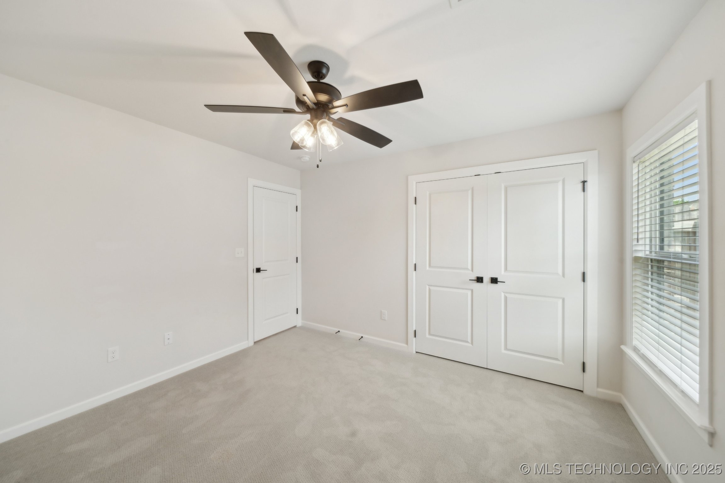 5768 S 256th Avenue E Property Photo 36