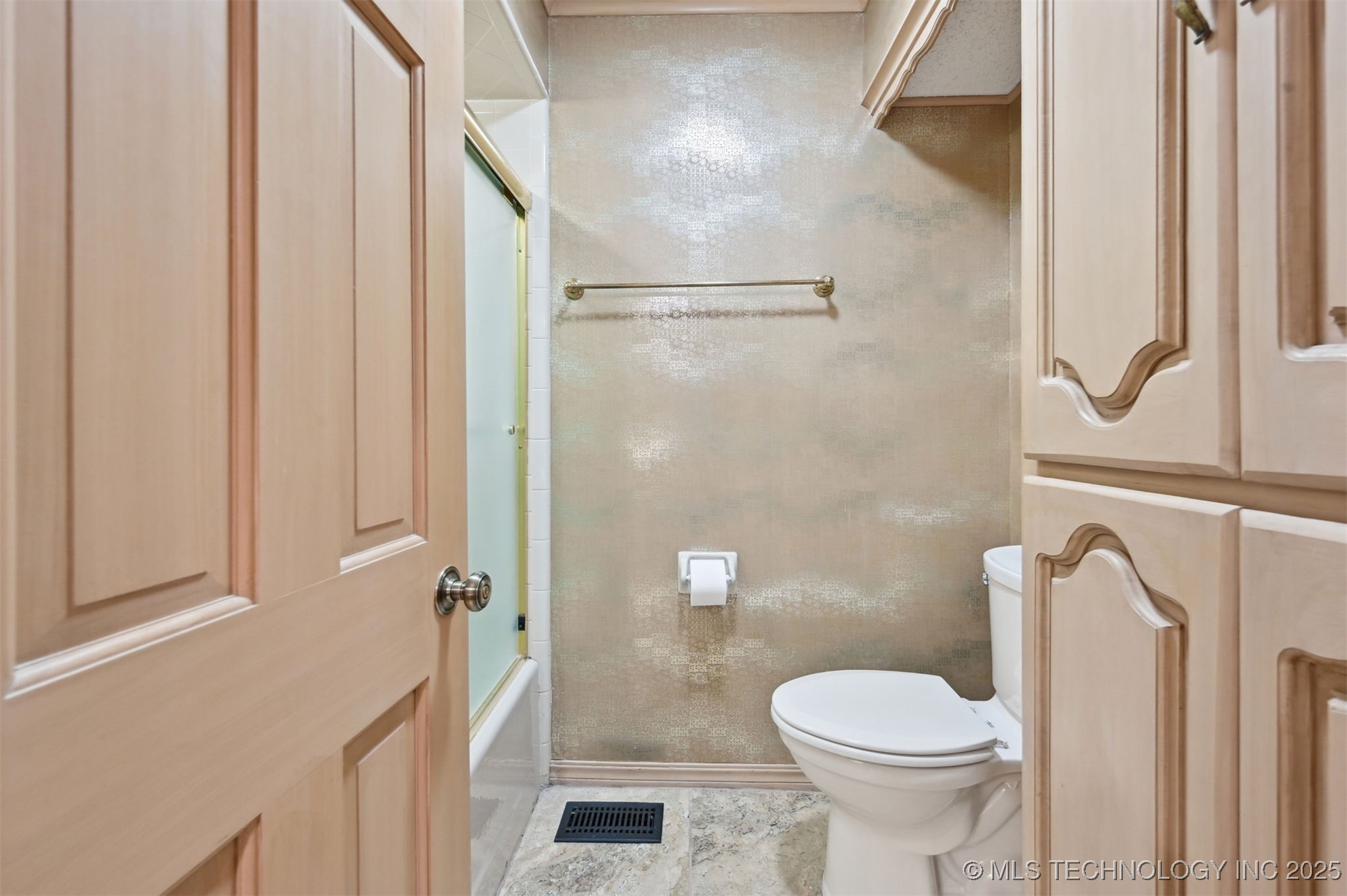 2956 E 69th Street Property Photo 42