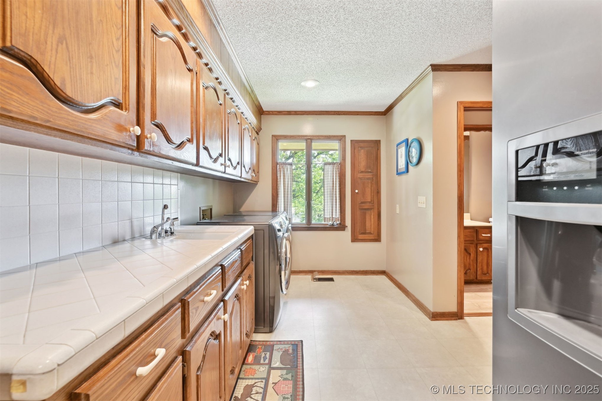 2956 E 69th Street Property Photo 48