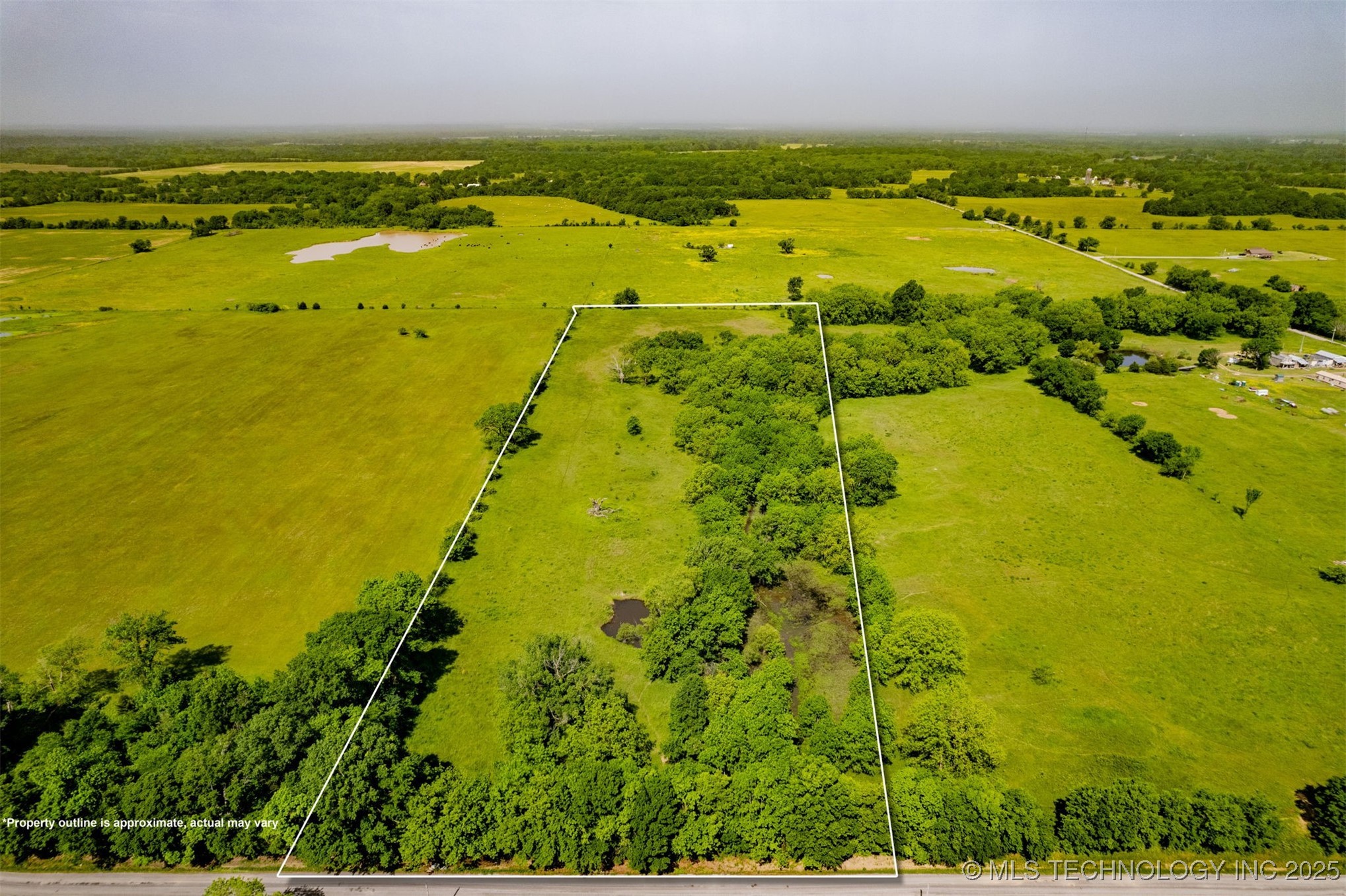 11 S 260 Road Property Photo