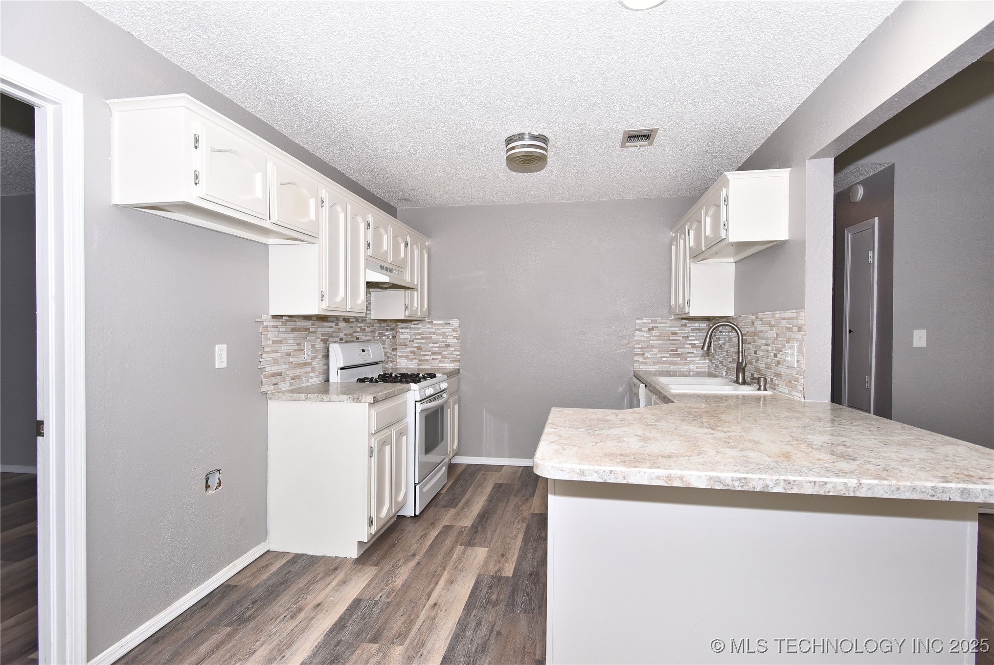 1339 E 138th Place Property Photo 12