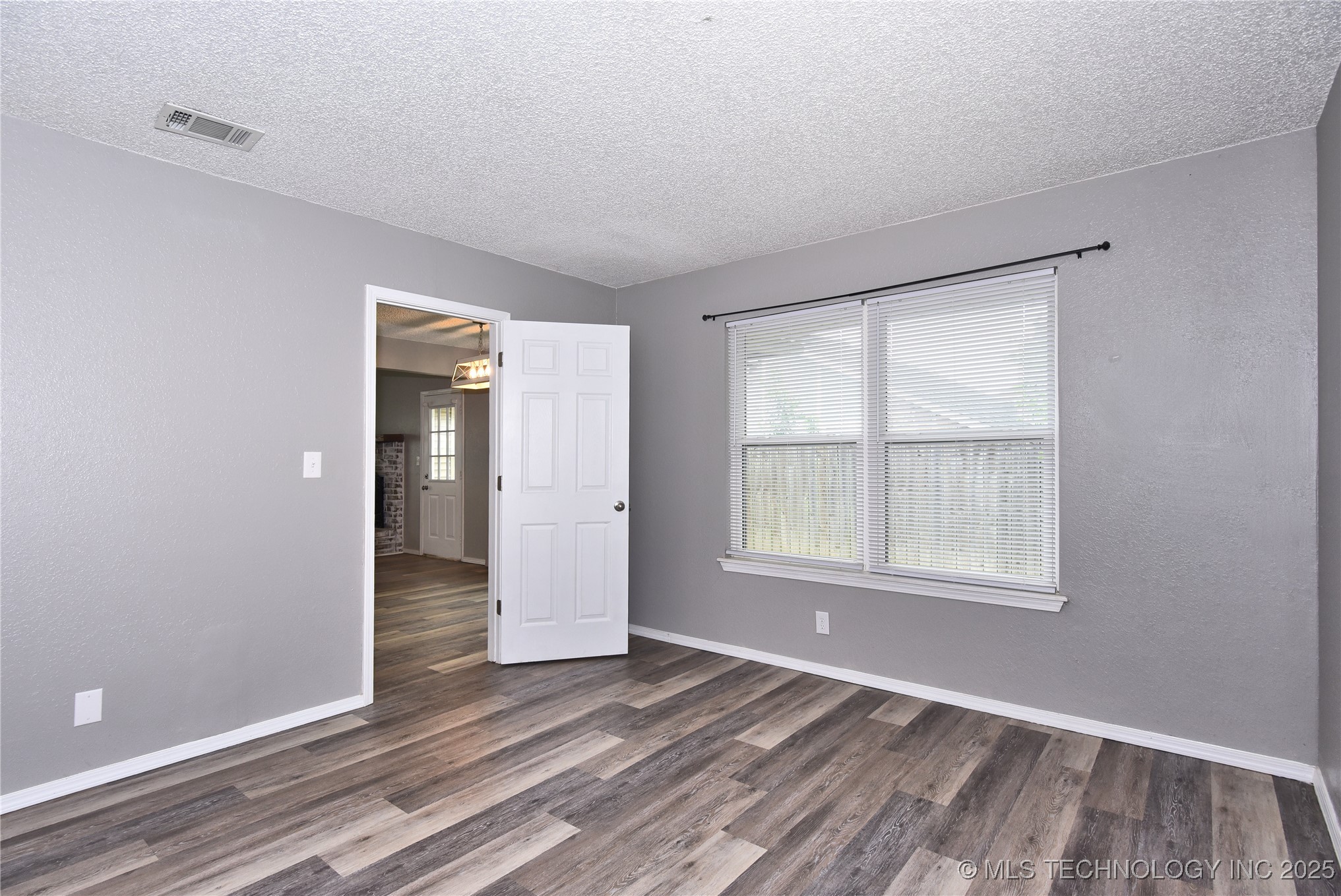1339 E 138th Place Property Photo 13
