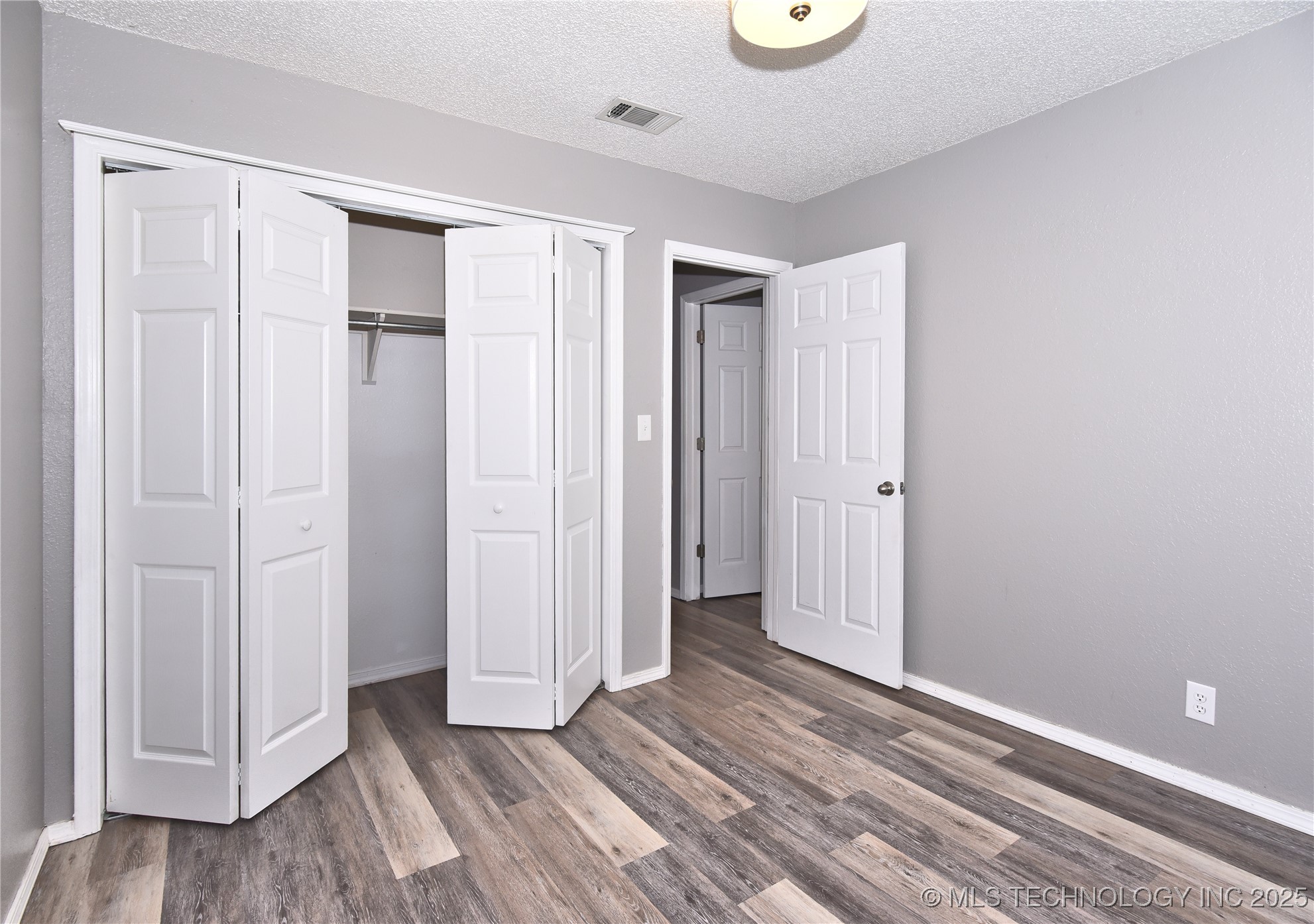 1339 E 138th Place Property Photo 18
