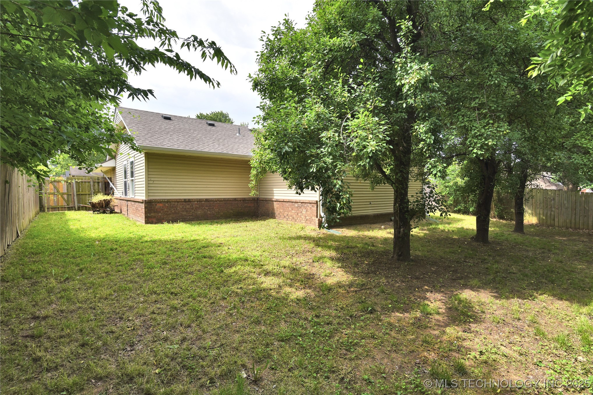 1339 E 138th Place Property Photo 23