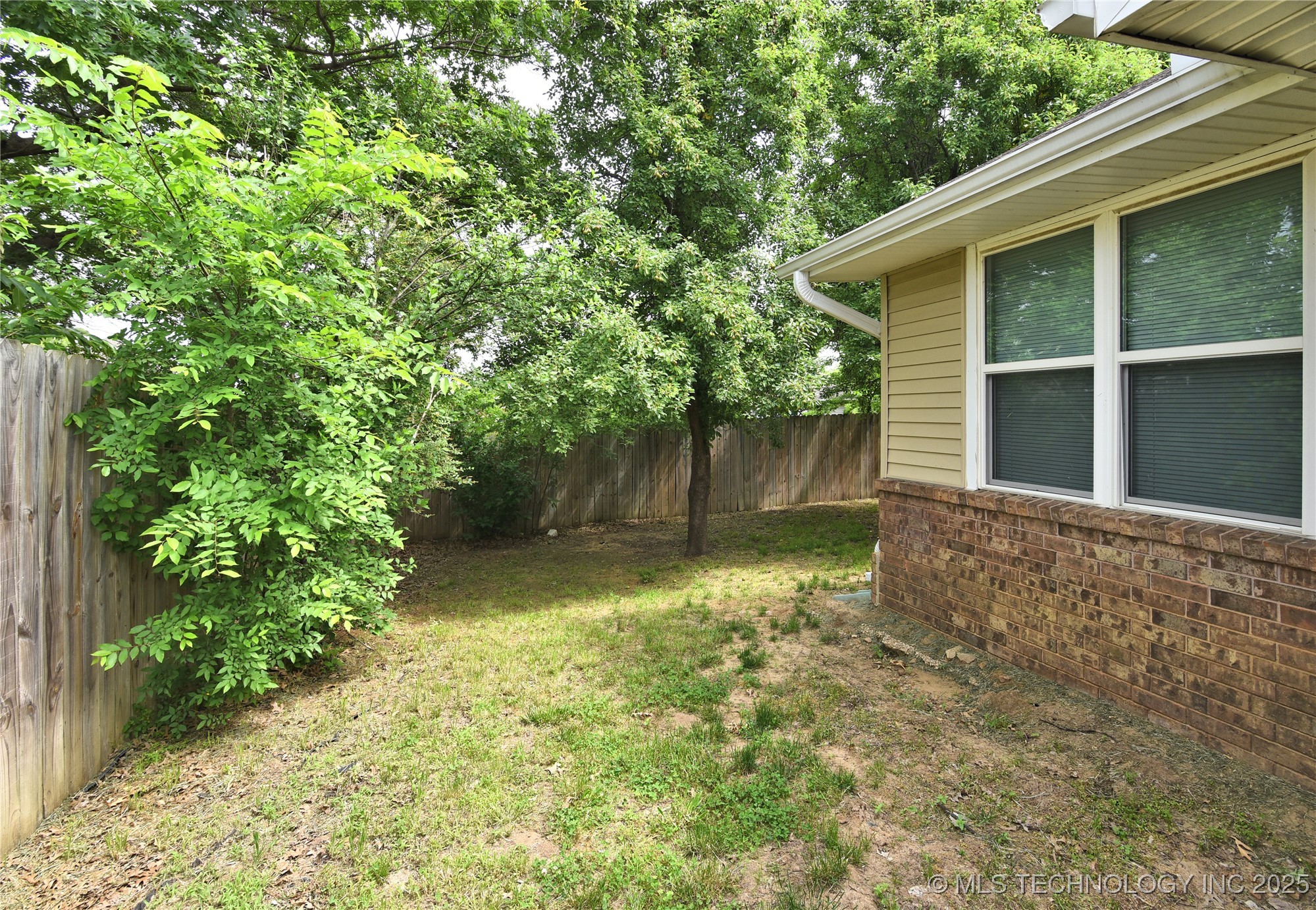 1339 E 138th Place Property Photo 24