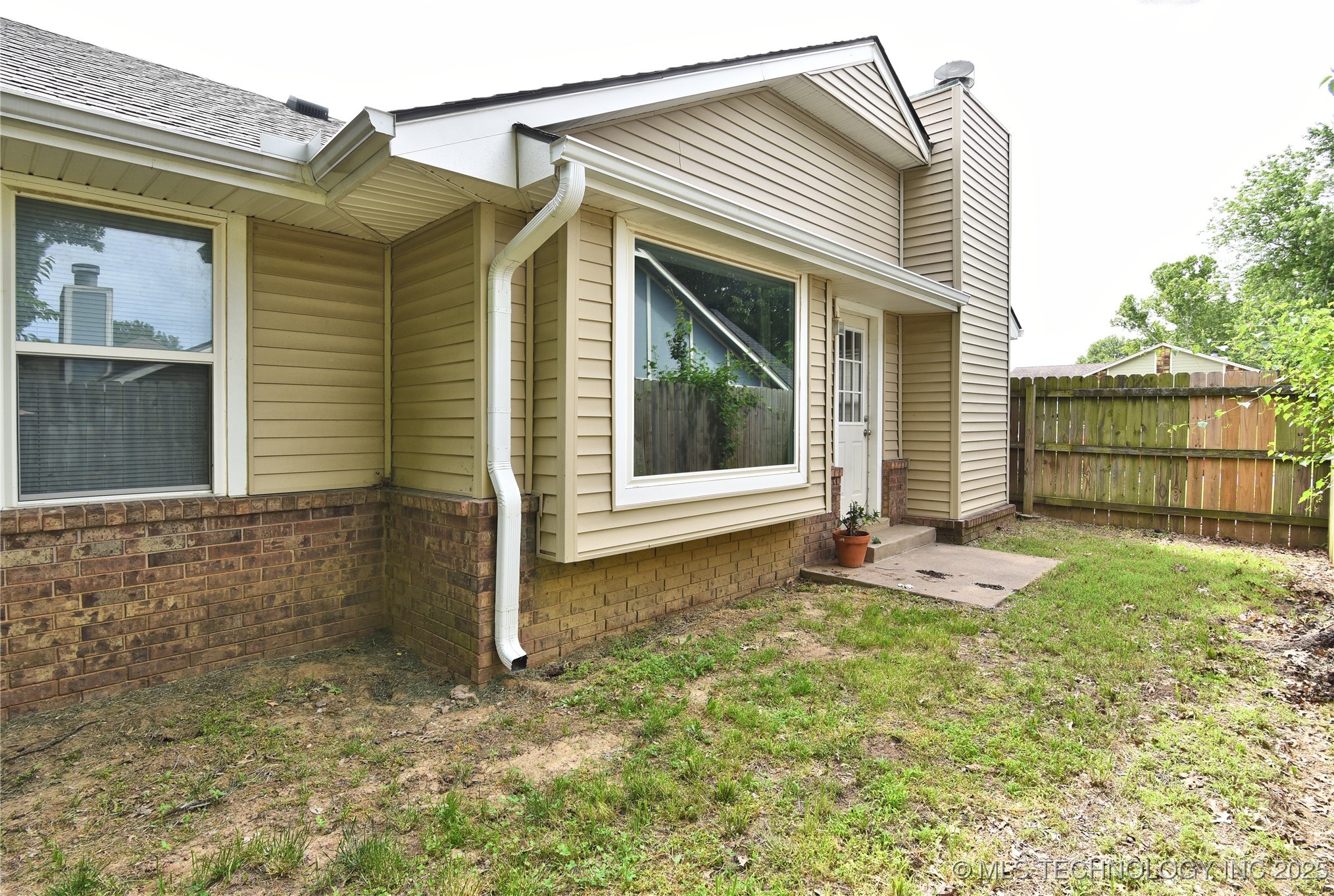1339 E 138th Place Property Photo 25