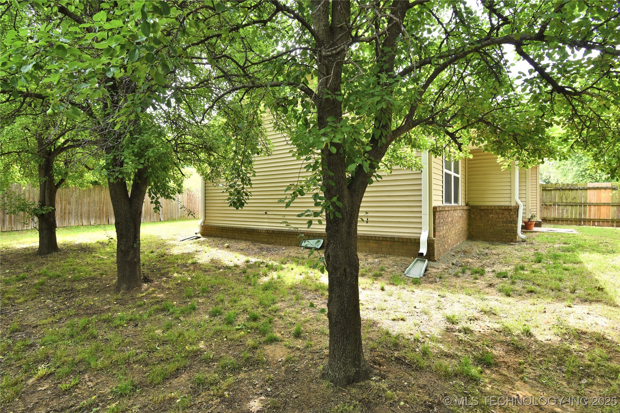 1339 E 138th Place Property Photo 26