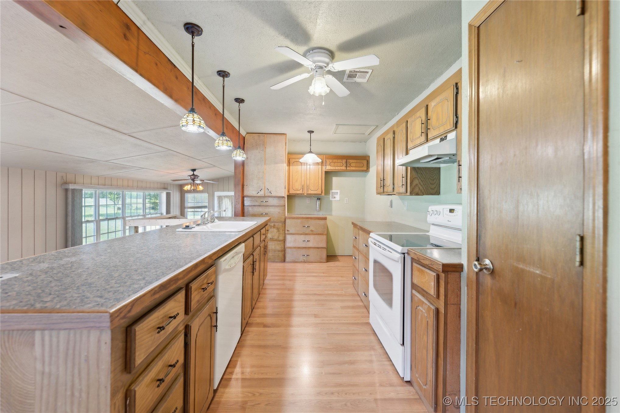 20600 Slick Road Property Photo 20