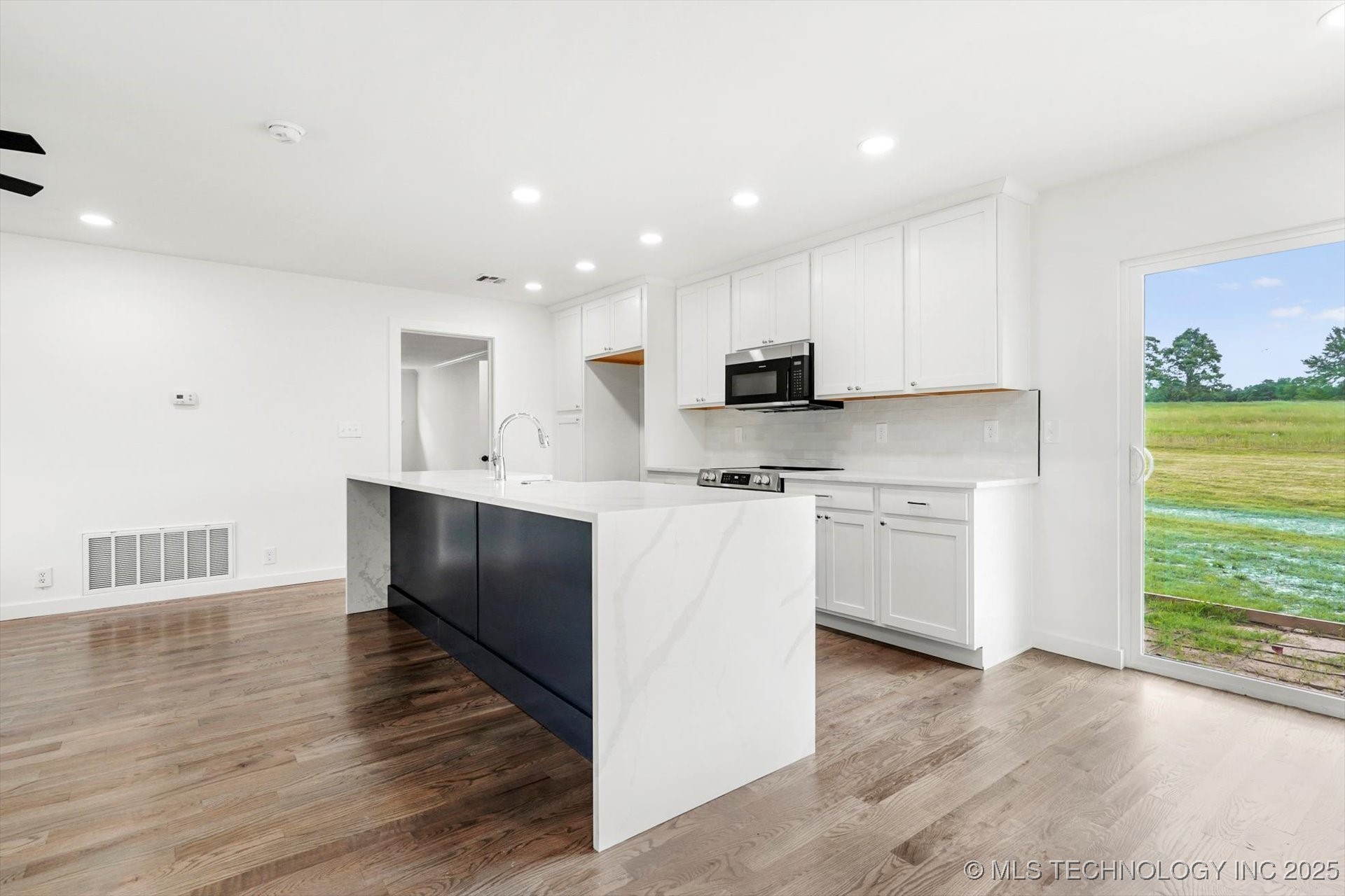 9052 W 151st Street S Property Photo 11