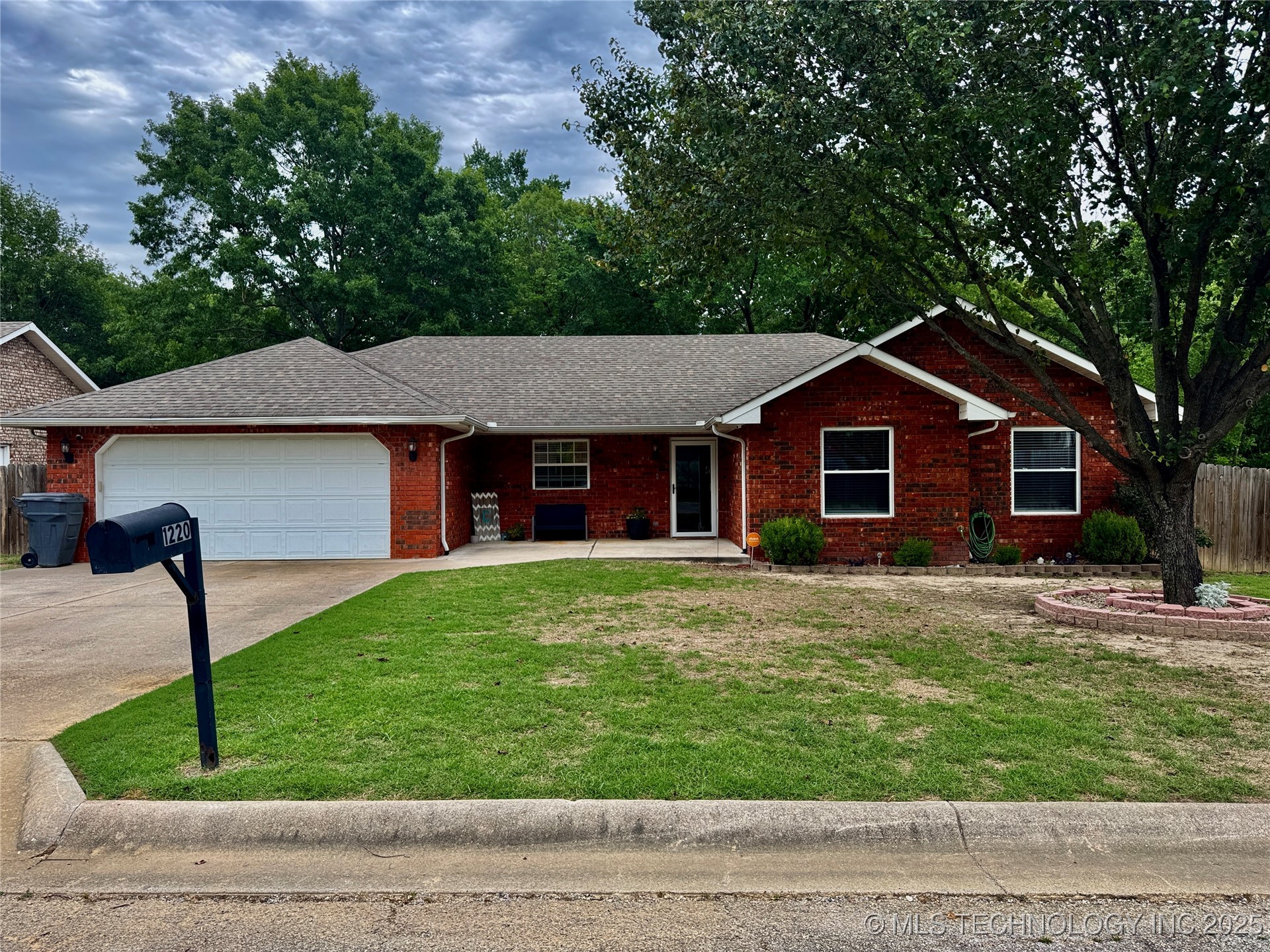 1220 John Property Photo