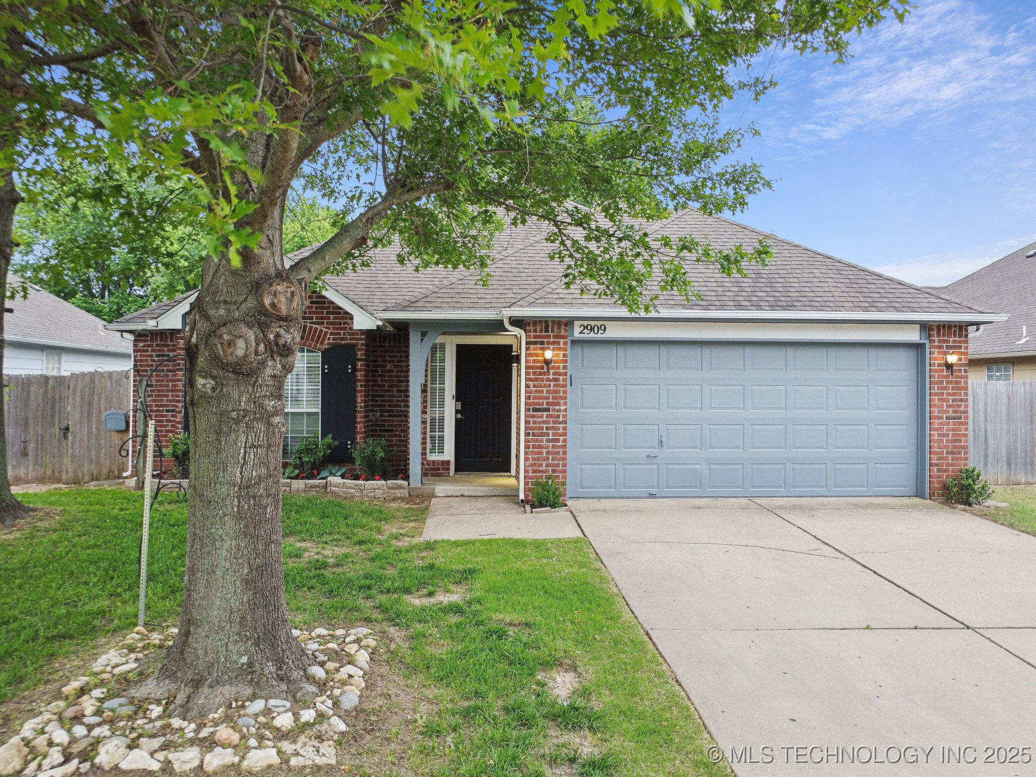 2909 W Norman Street Property Photo 1