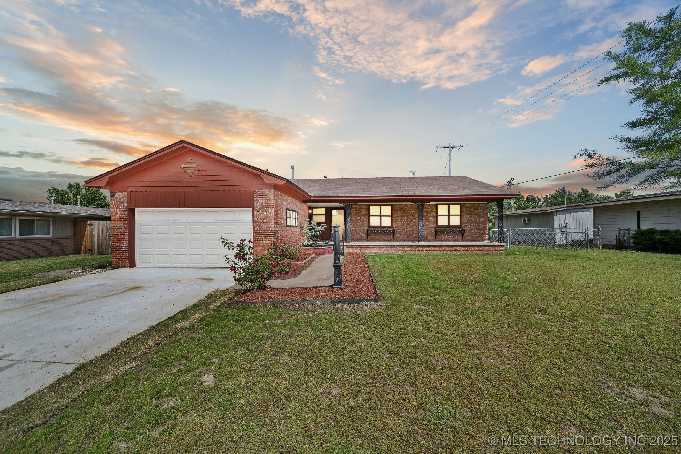 1733 S Fulton Avenue Property Photo