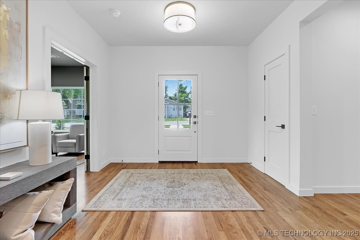 507 S Cedar Avenue Property Photo 6