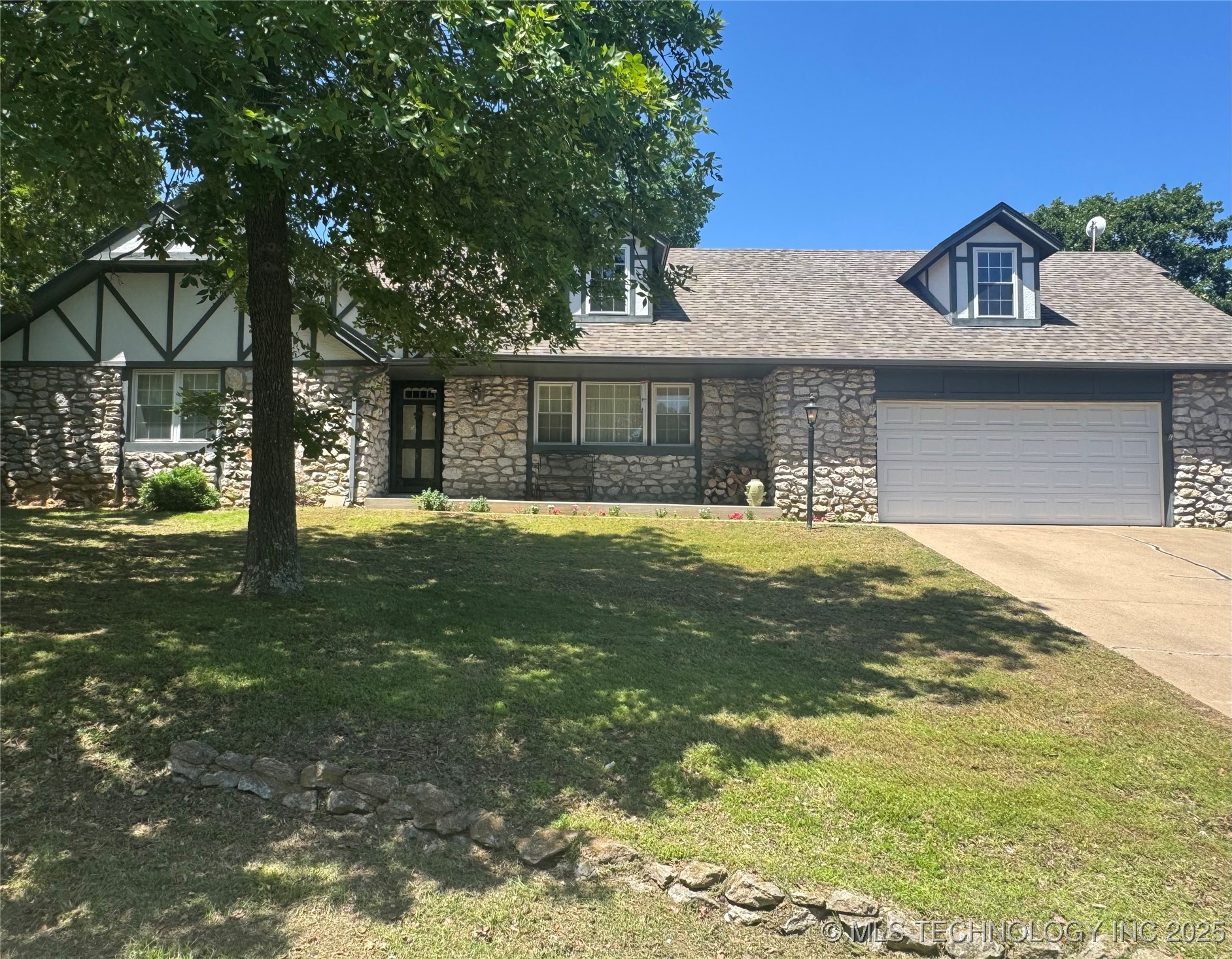 909 Bayshore Drive Property Photo