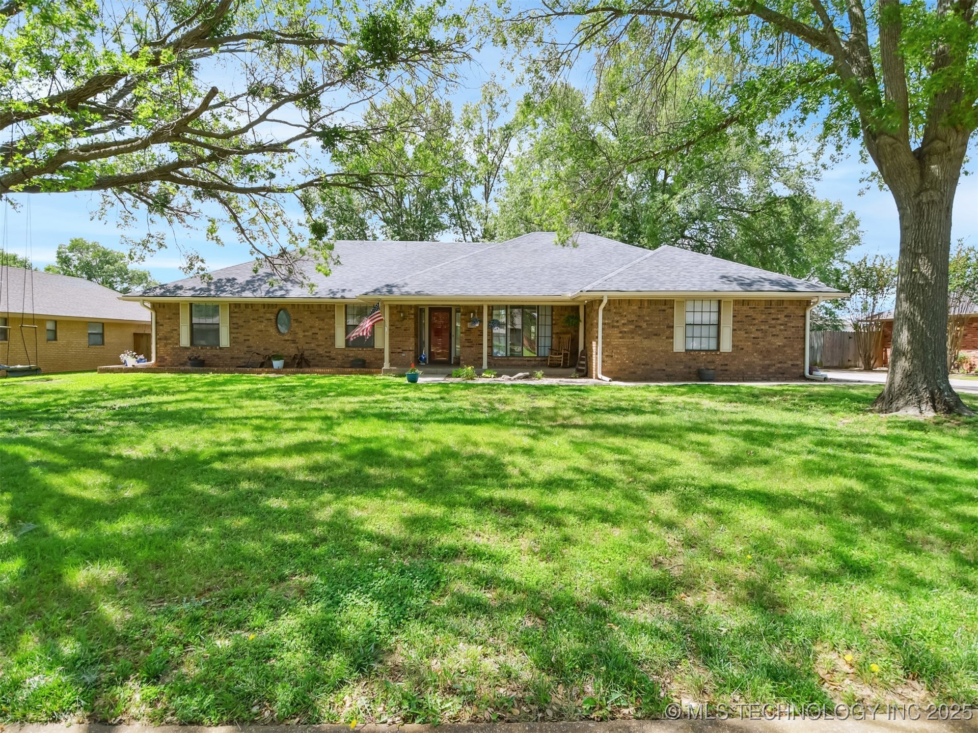 2208 Hickory Drive Property Photo