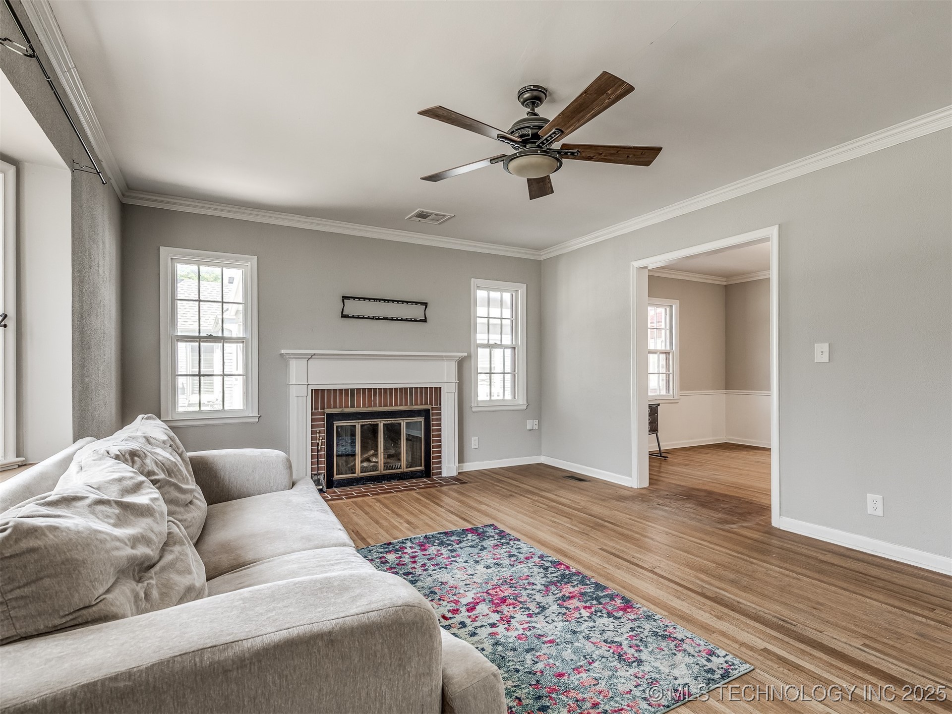 3923 E 11th Place Property Photo 7