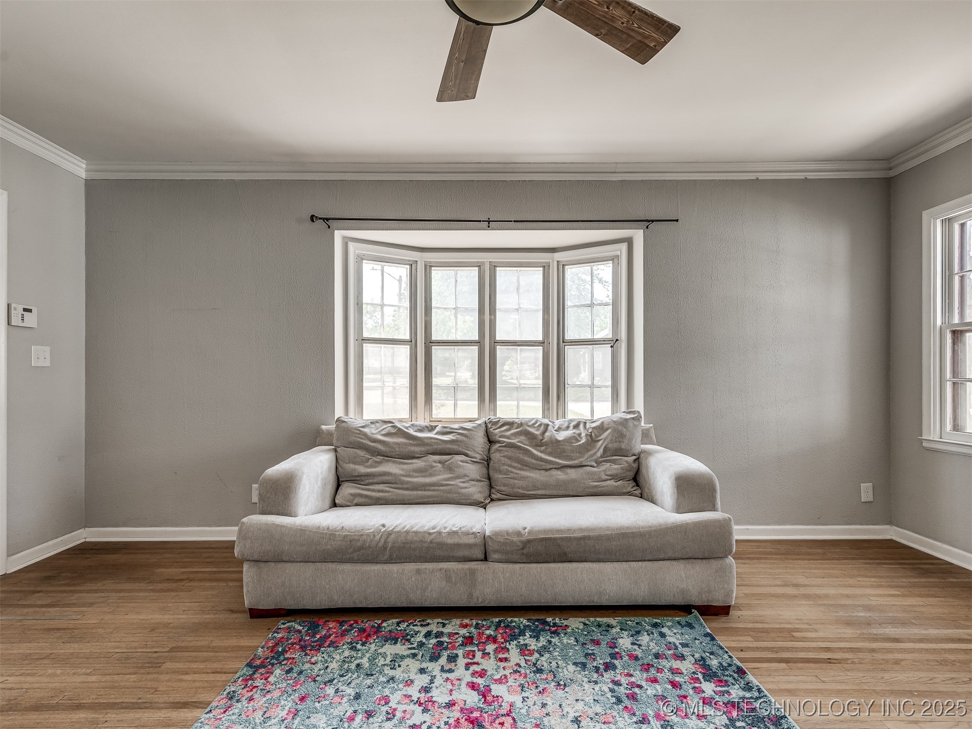 3923 E 11th Place Property Photo 8