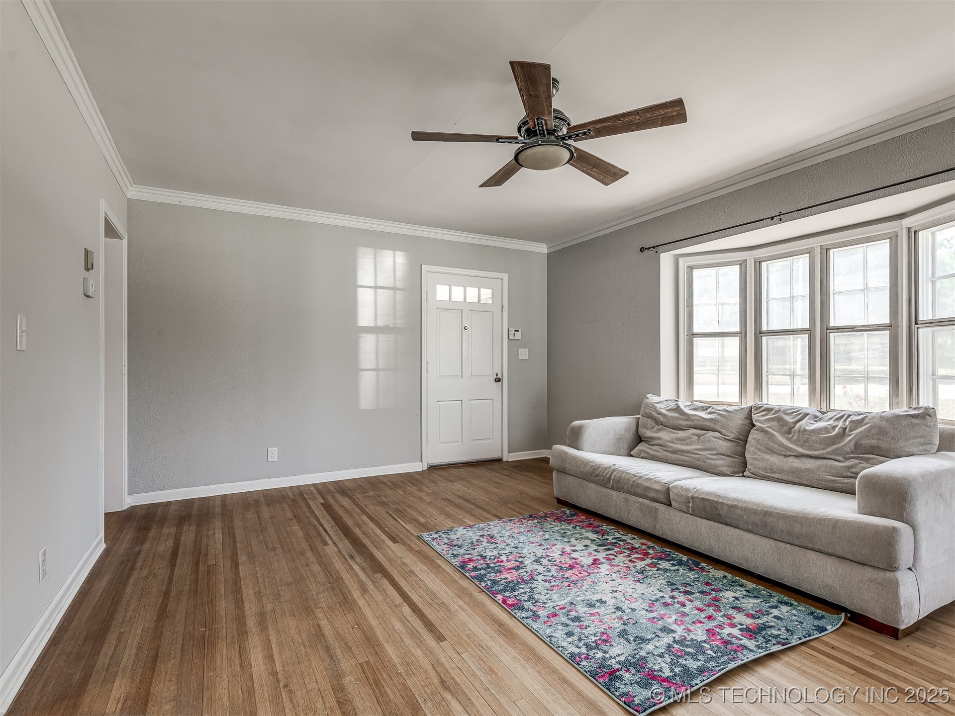 3923 E 11th Place Property Photo 9