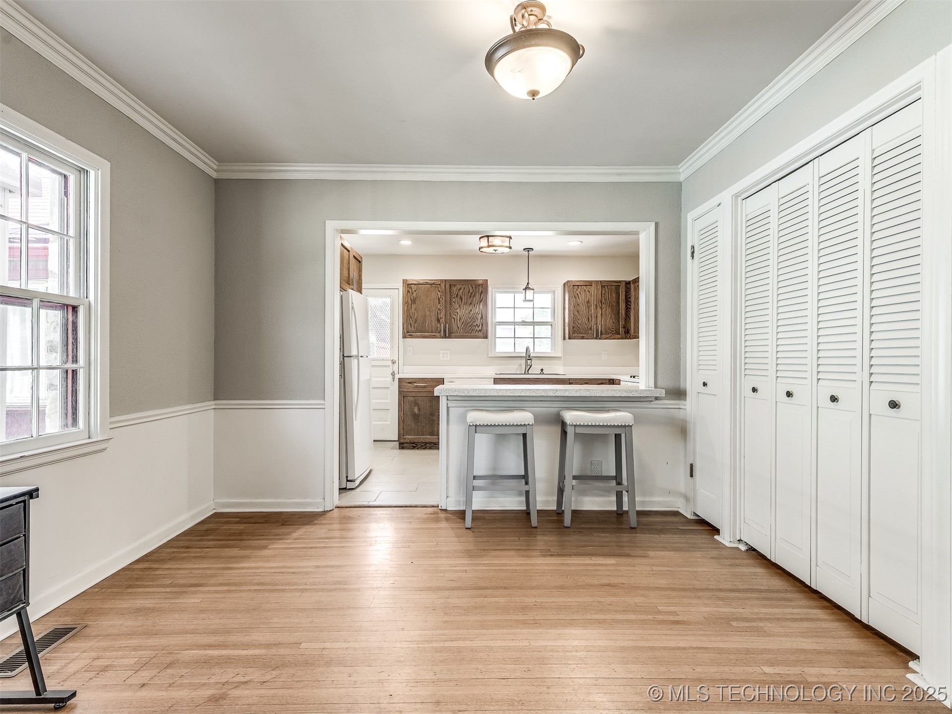 3923 E 11th Place Property Photo 14