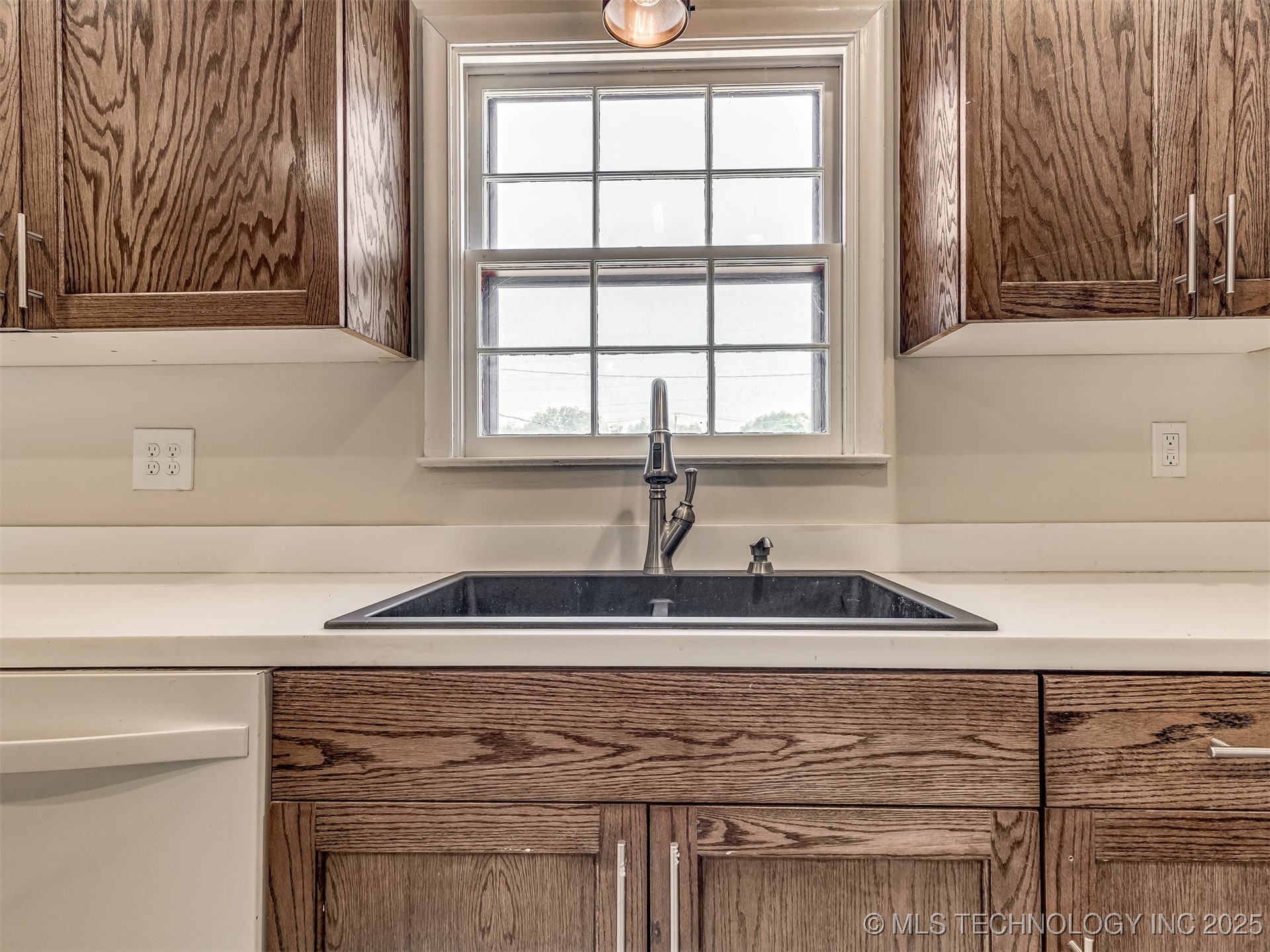 3923 E 11th Place Property Photo 19