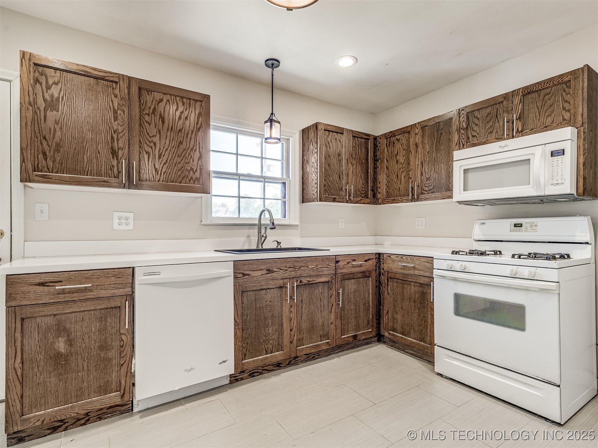 3923 E 11th Place Property Photo 20