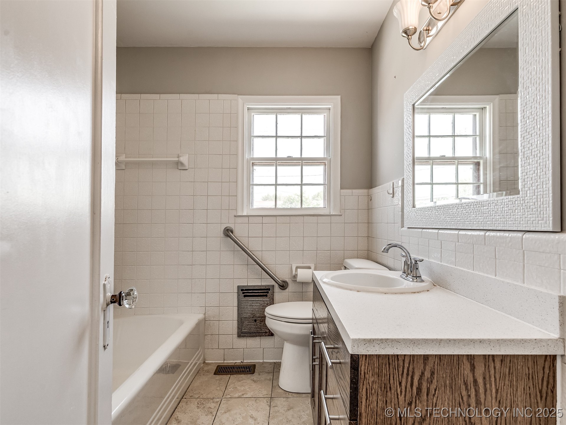 3923 E 11th Place Property Photo 26