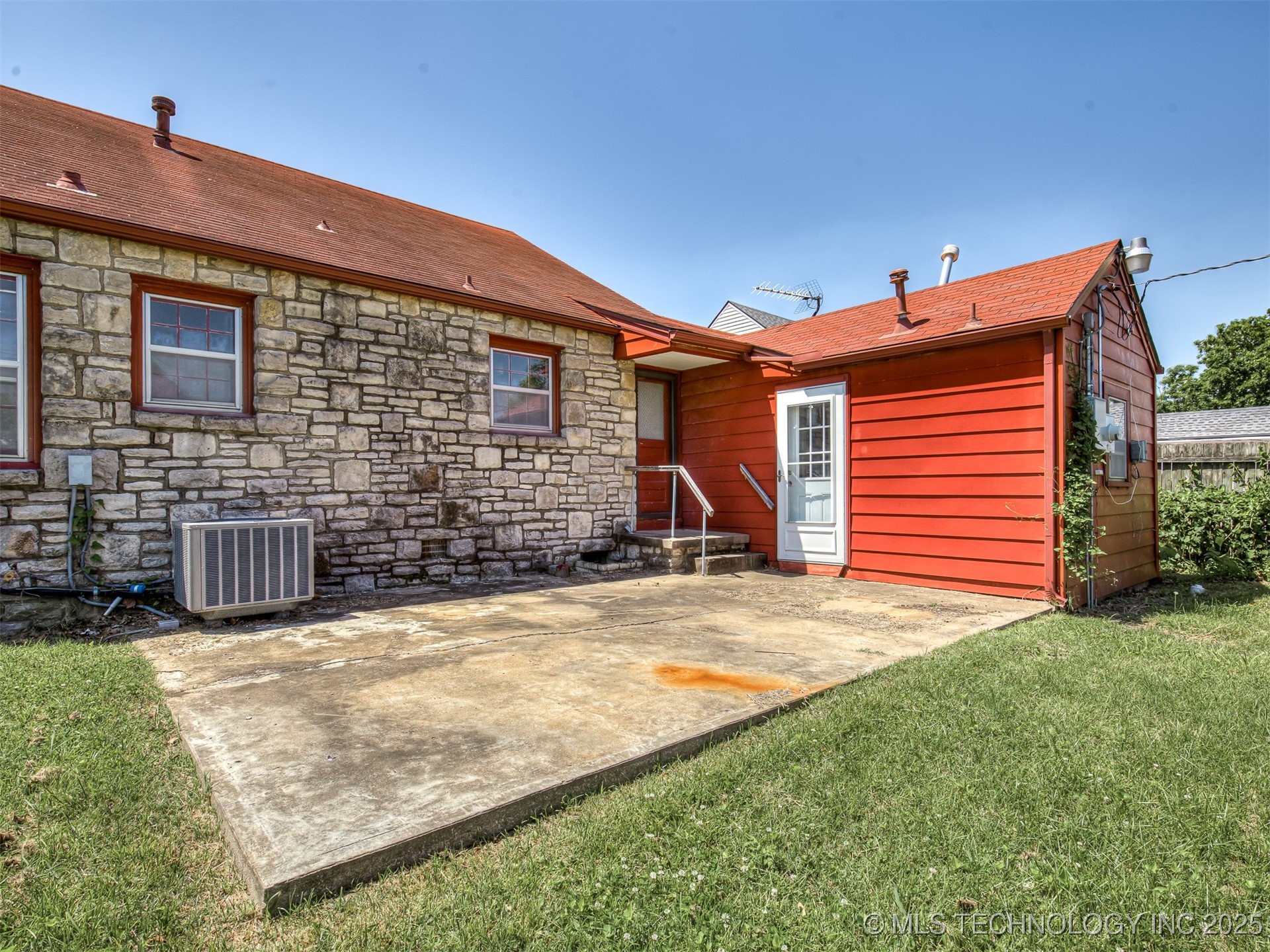 3923 E 11th Place Property Photo 40