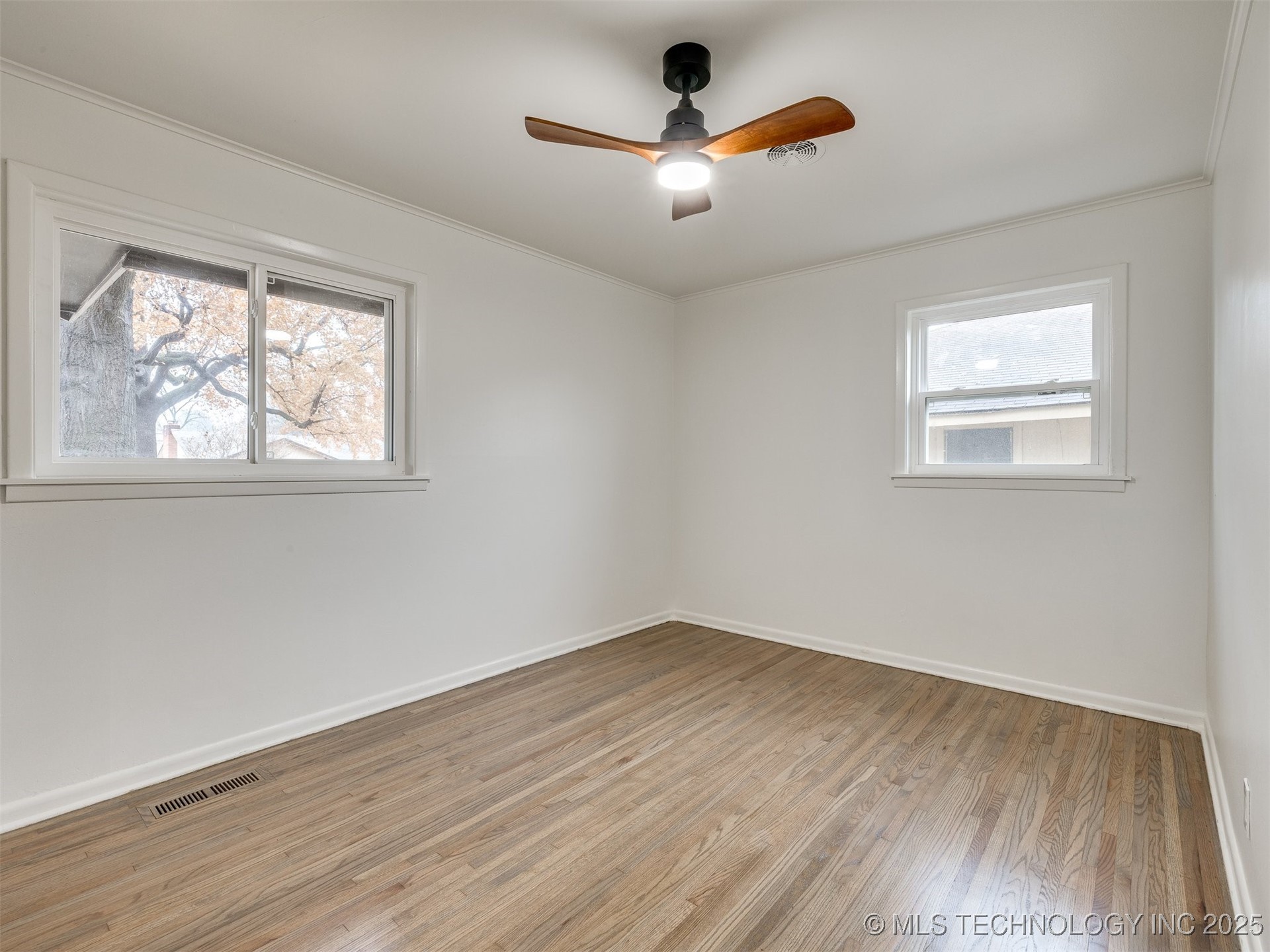 2528 E 57th Street Property Photo 62