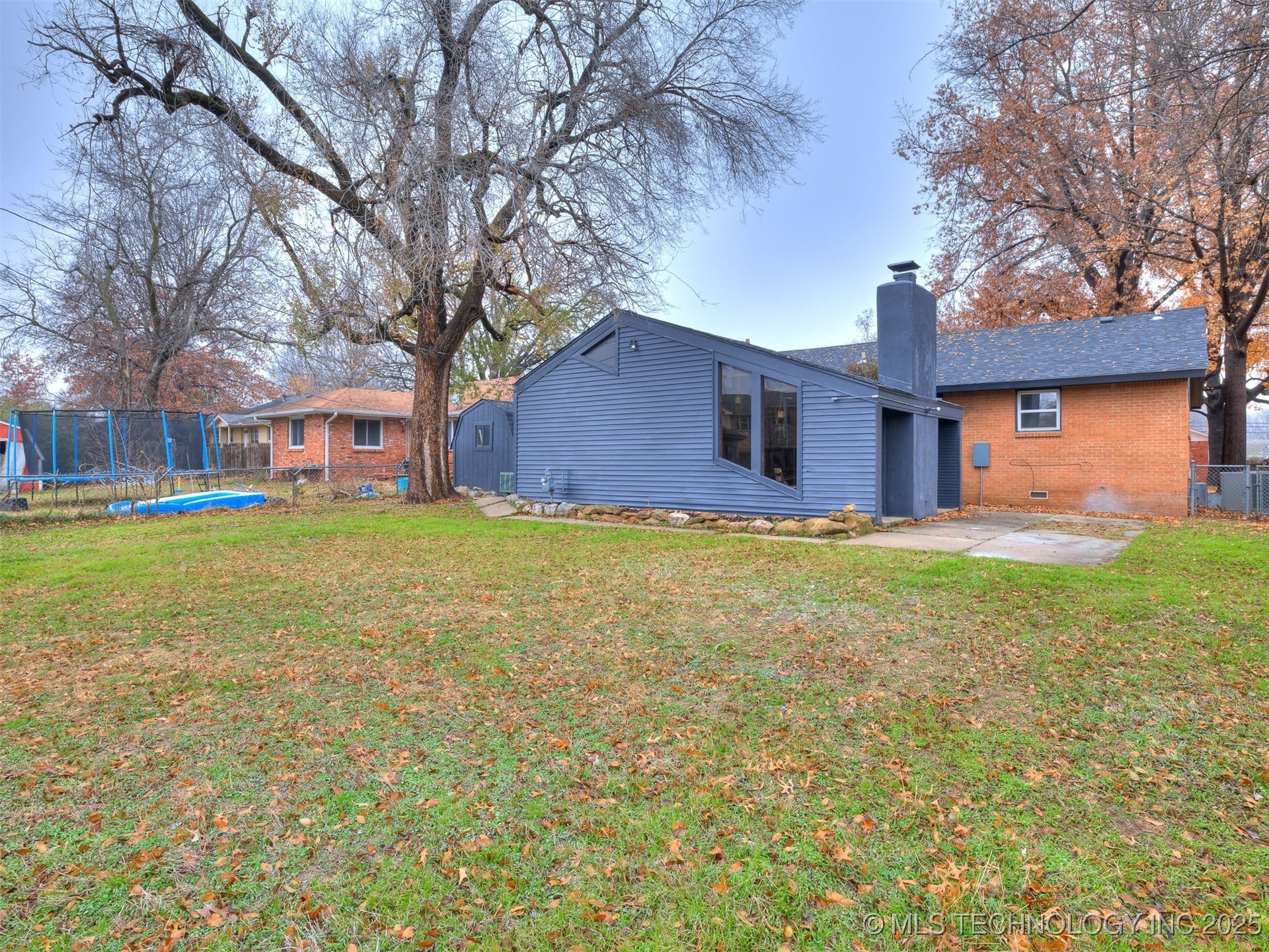 2528 E 57th Street Property Photo 75