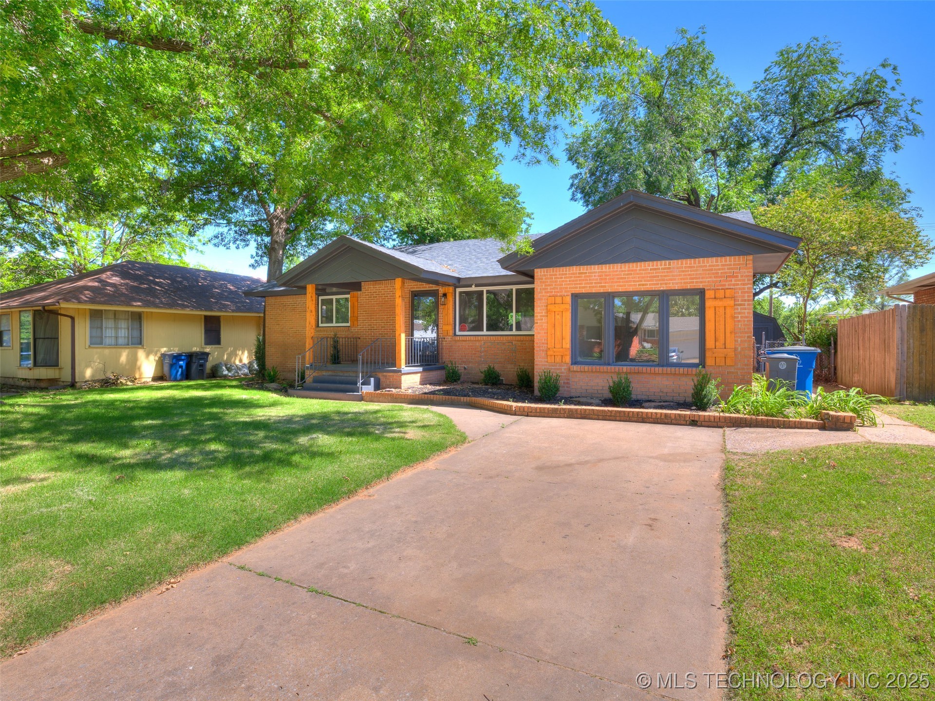 2528 E 57th Street Property Photo 80