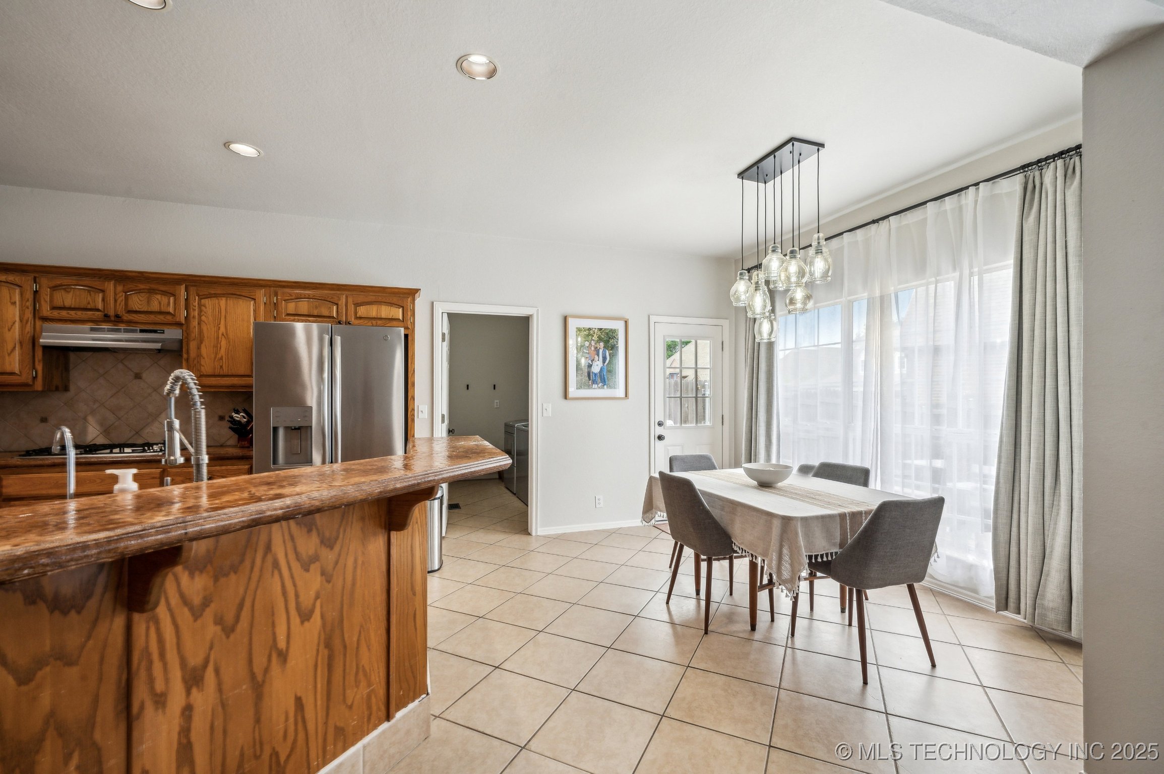 3305 N Oak Avenue Property Photo 11