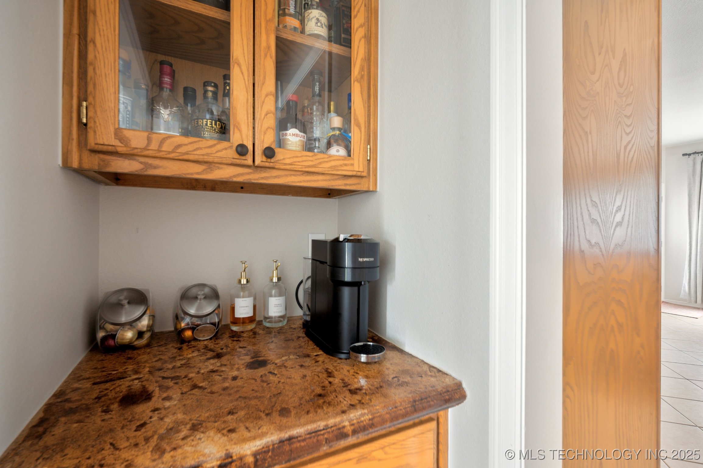 3305 N Oak Avenue Property Photo 15
