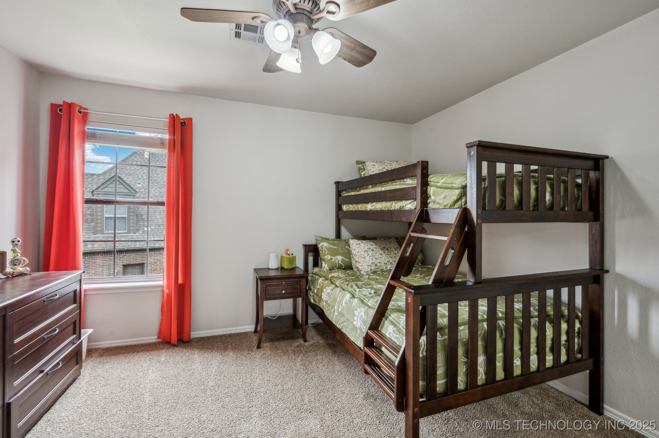 3305 N Oak Avenue Property Photo 23