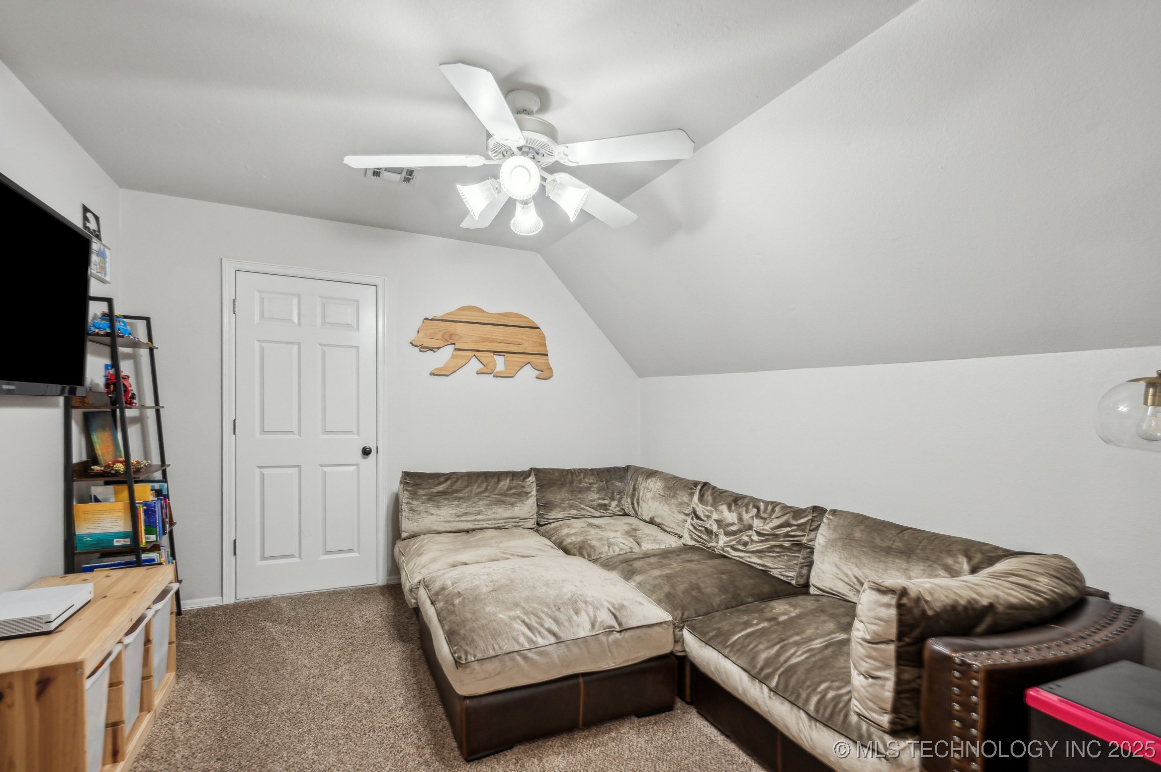 3305 N Oak Avenue Property Photo 27