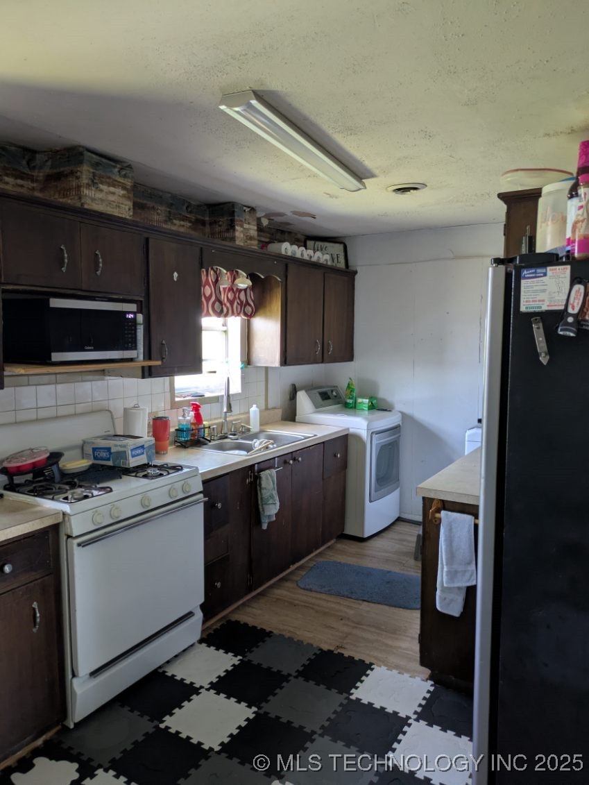 115 W Lisa Lane Property Photo 2