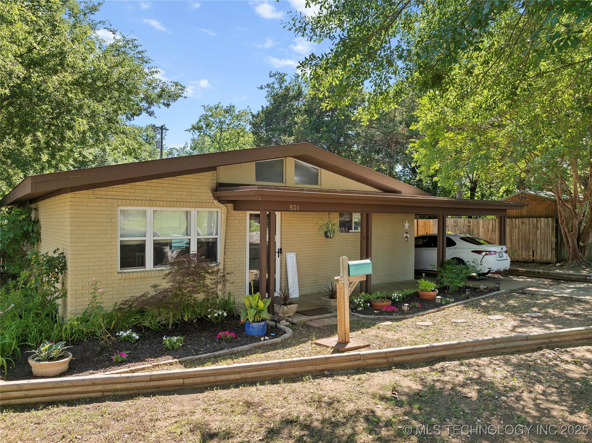 532 Hammers Road Property Photo 1