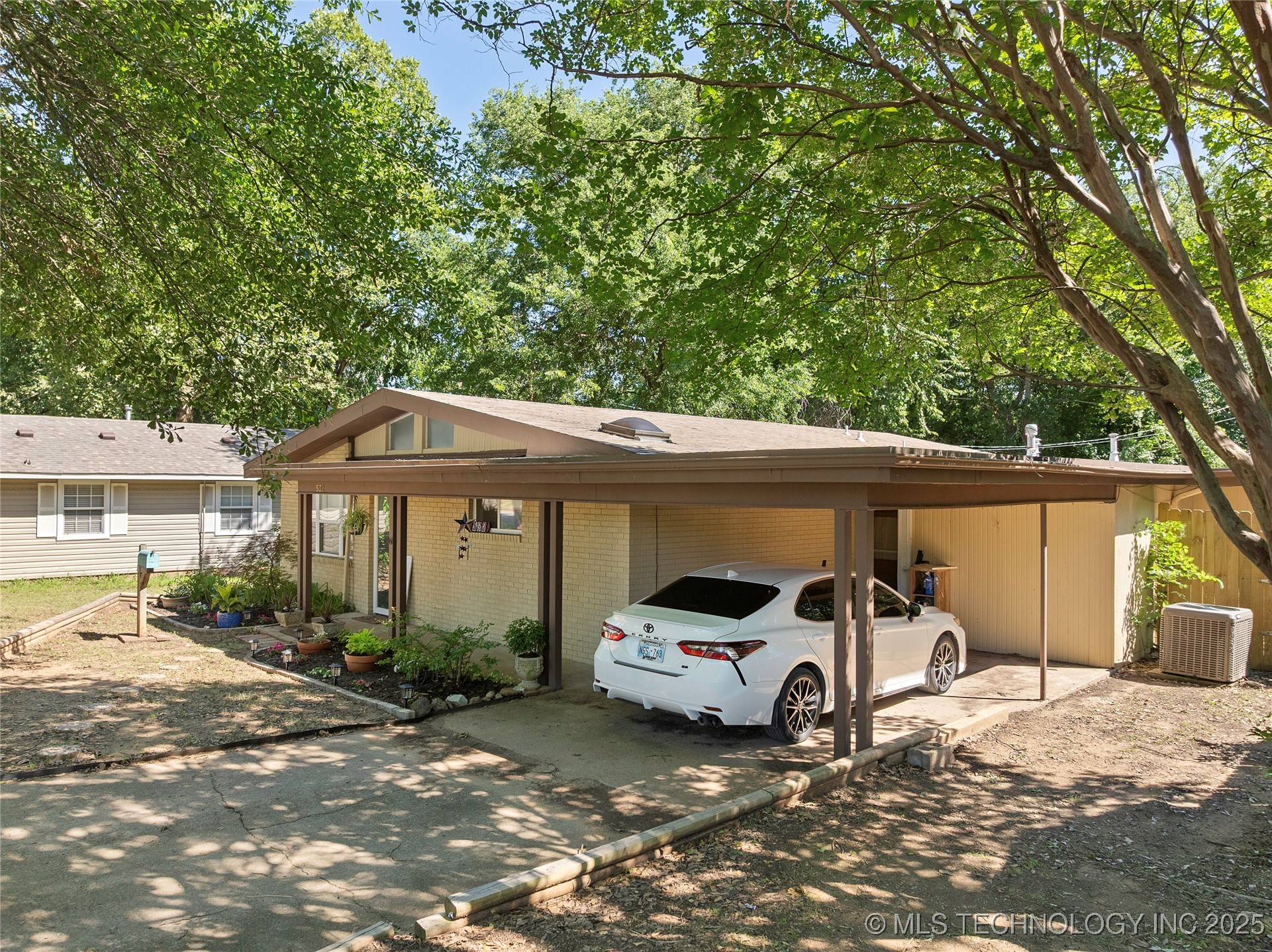532 Hammers Road Property Photo 5