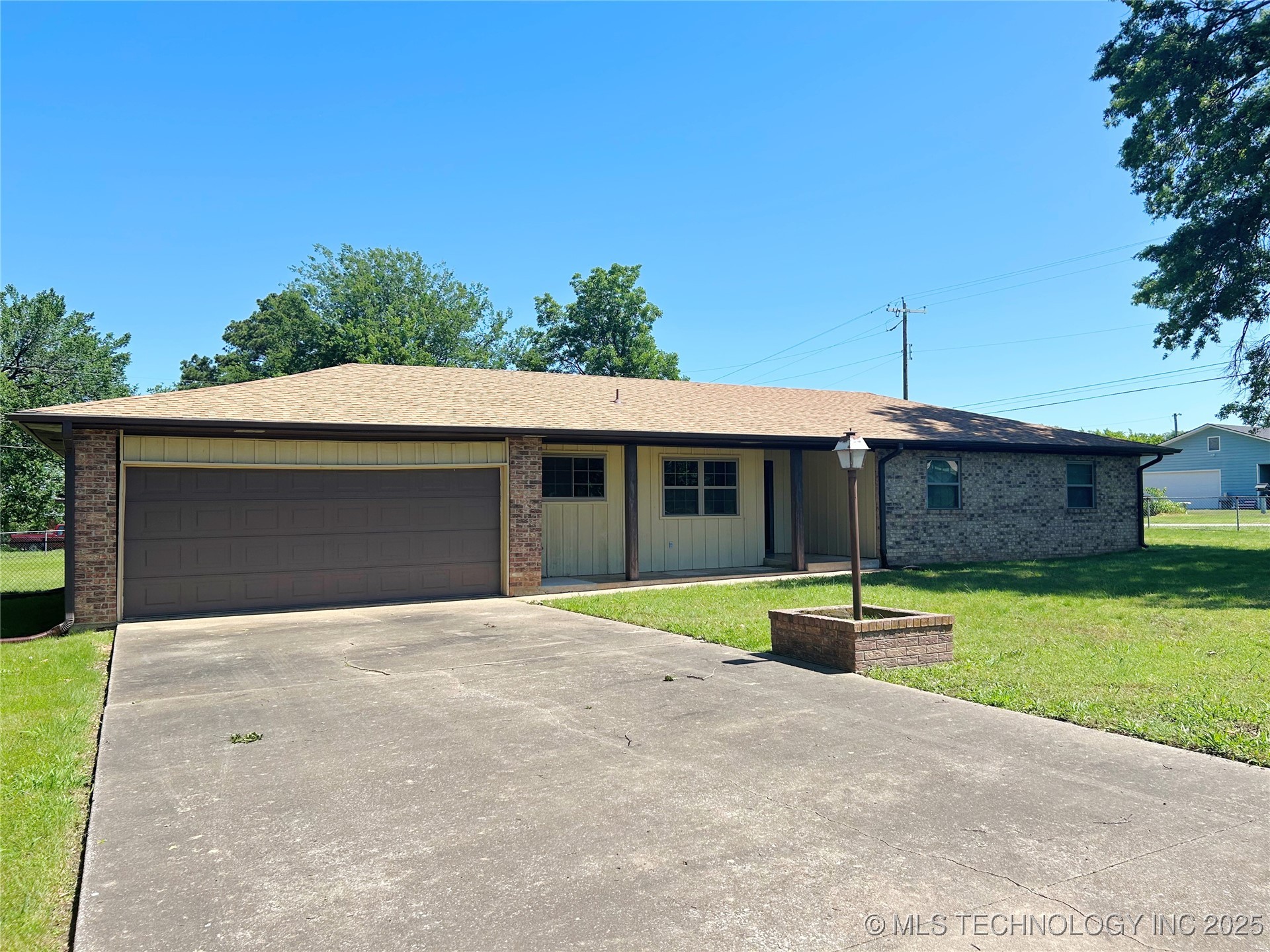 502 W Elm Street Property Photo 1
