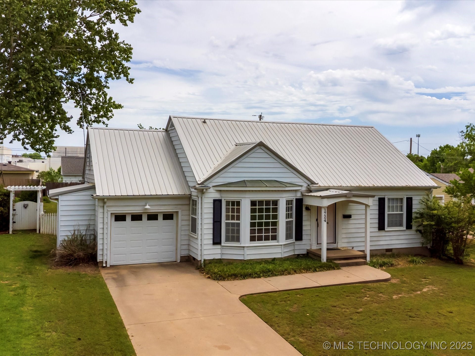 1724 Cherokee Place Property Photo
