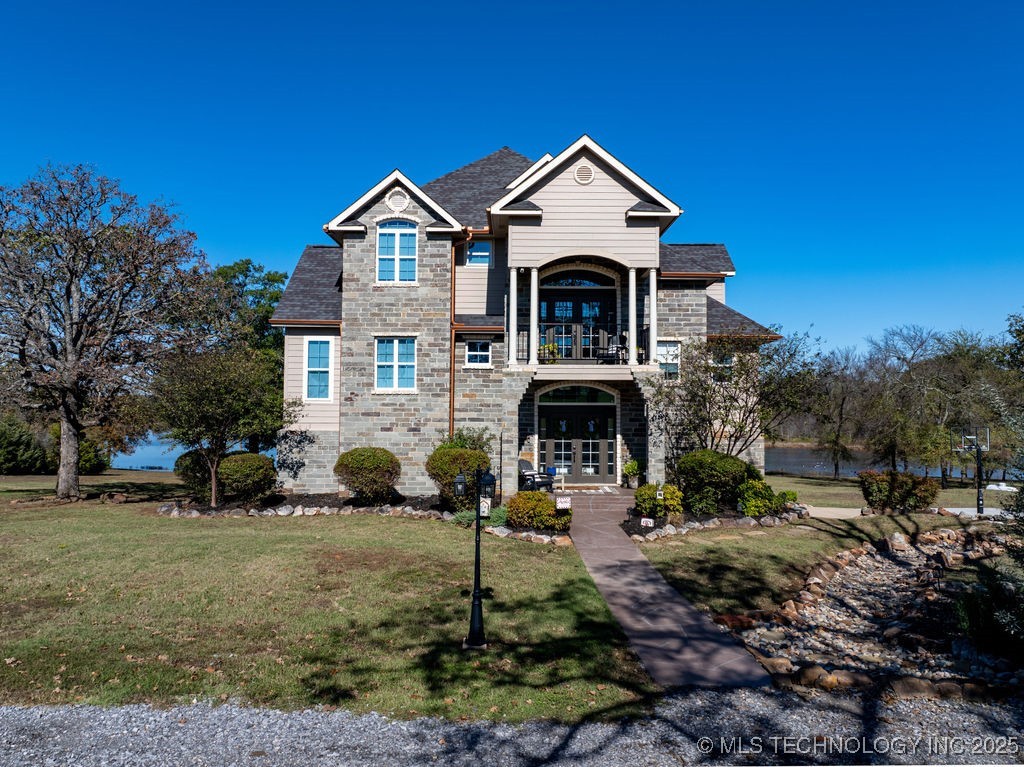 721 Lakeside Circle Property Photo