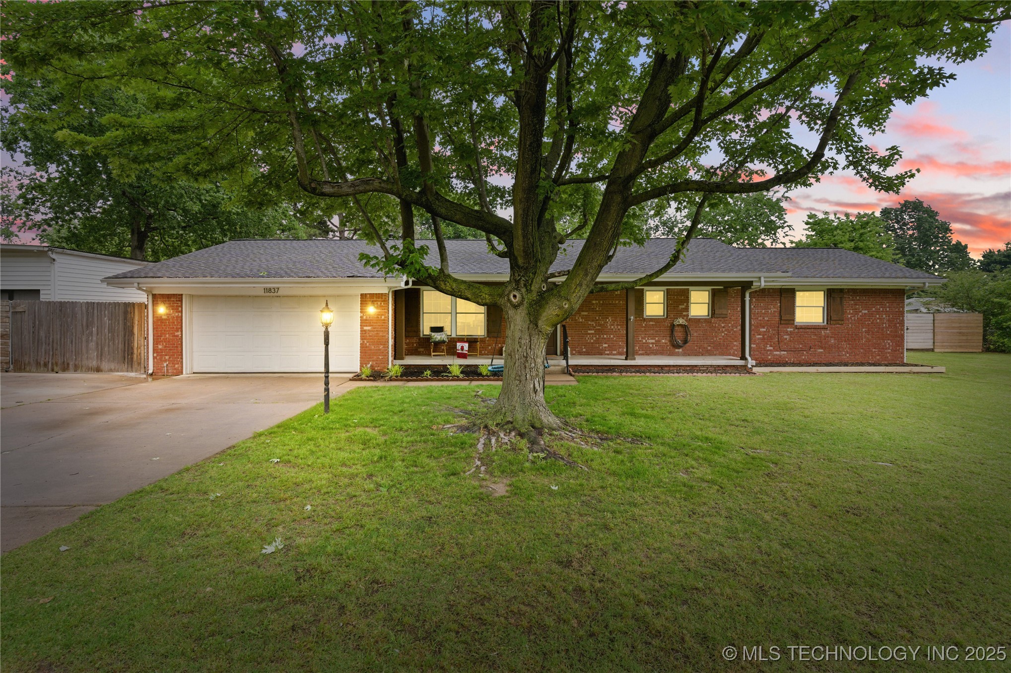 11837 S 84th Avenue E Property Photo 1