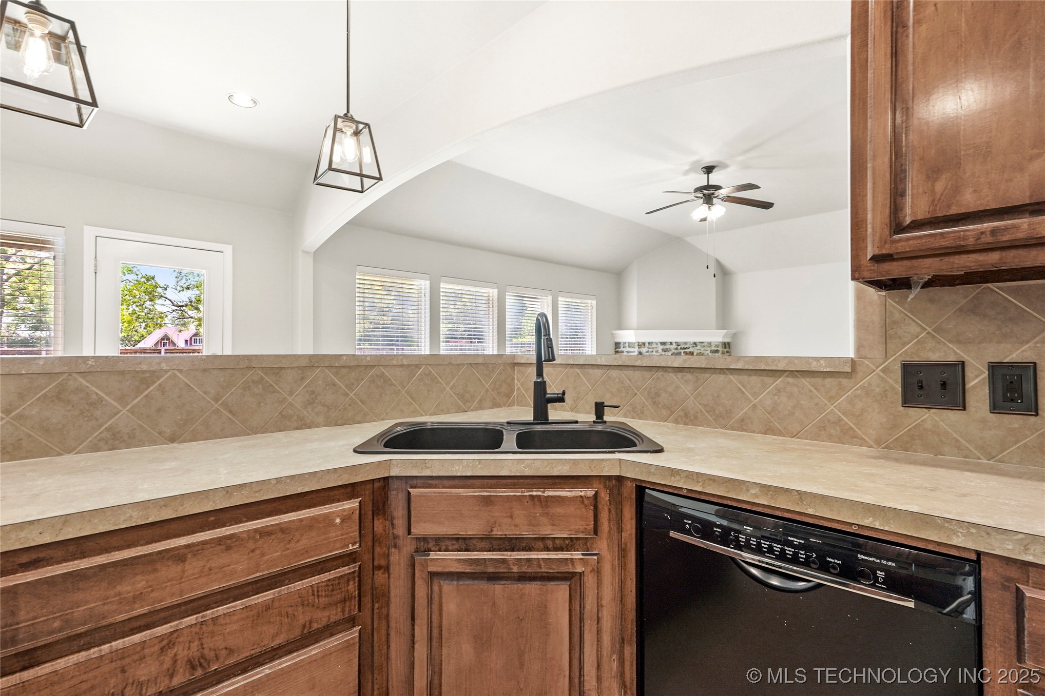 4611 N 36th Place Property Photo 14