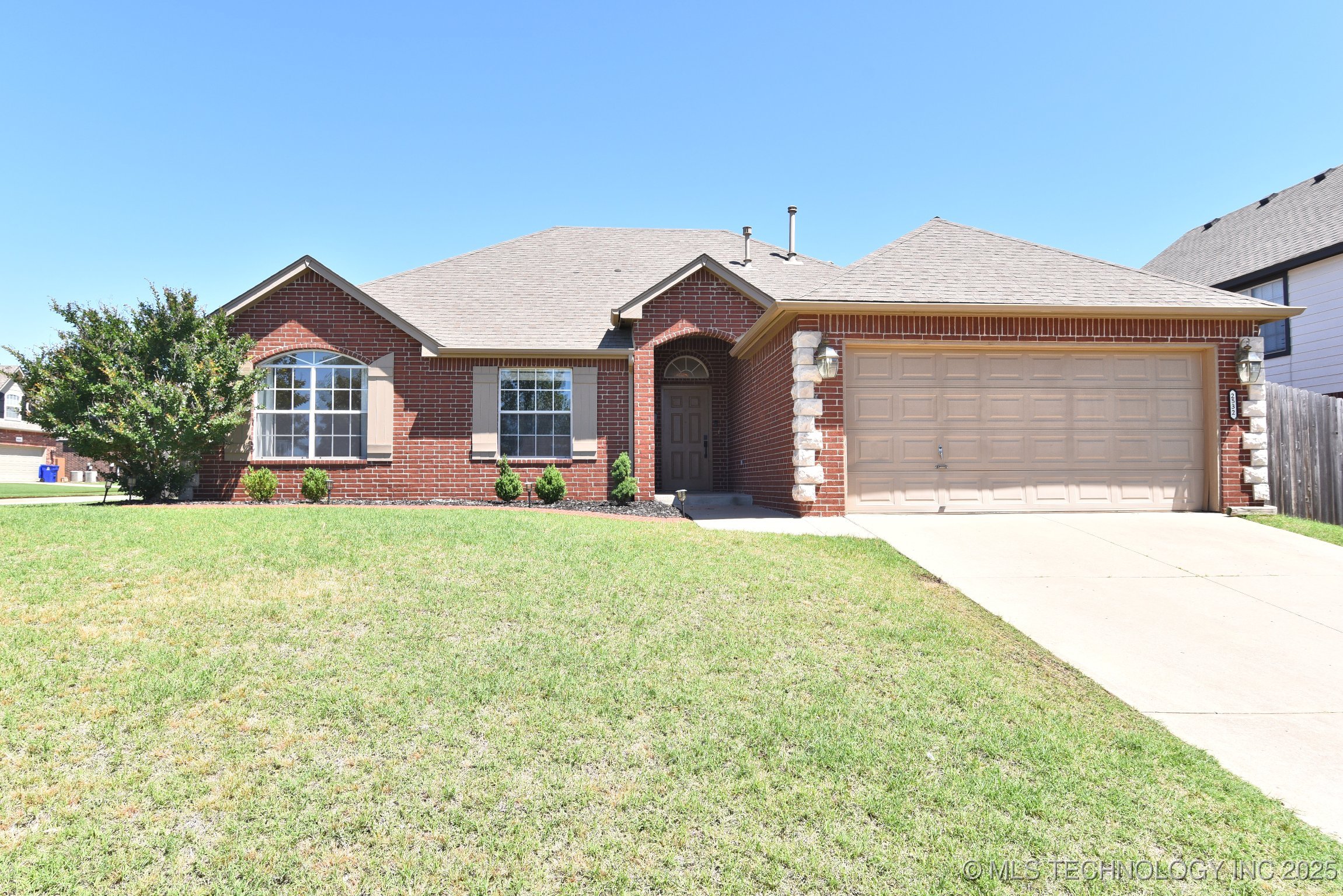 2532 W Mobile Place Property Photo