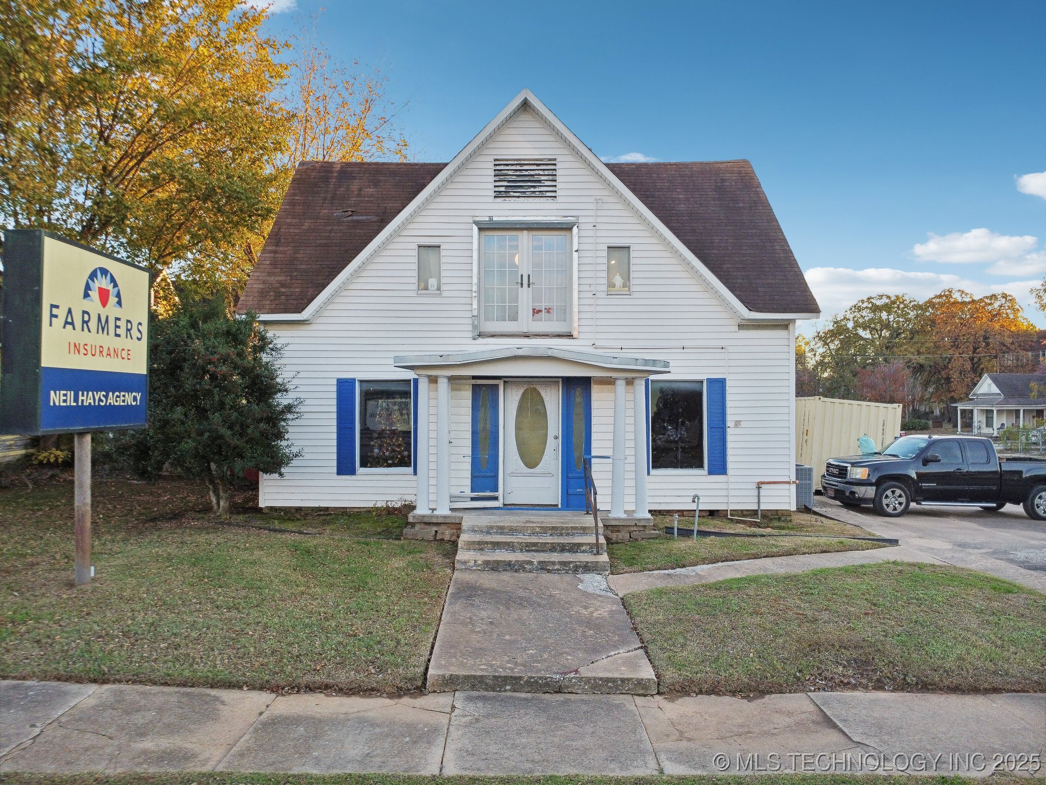 116 W 8th Street Property Photo