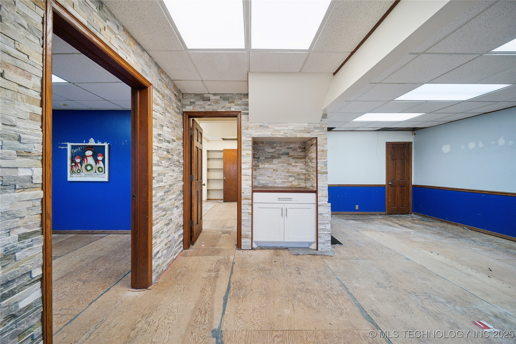 116 W 8th Street Property Photo 6
